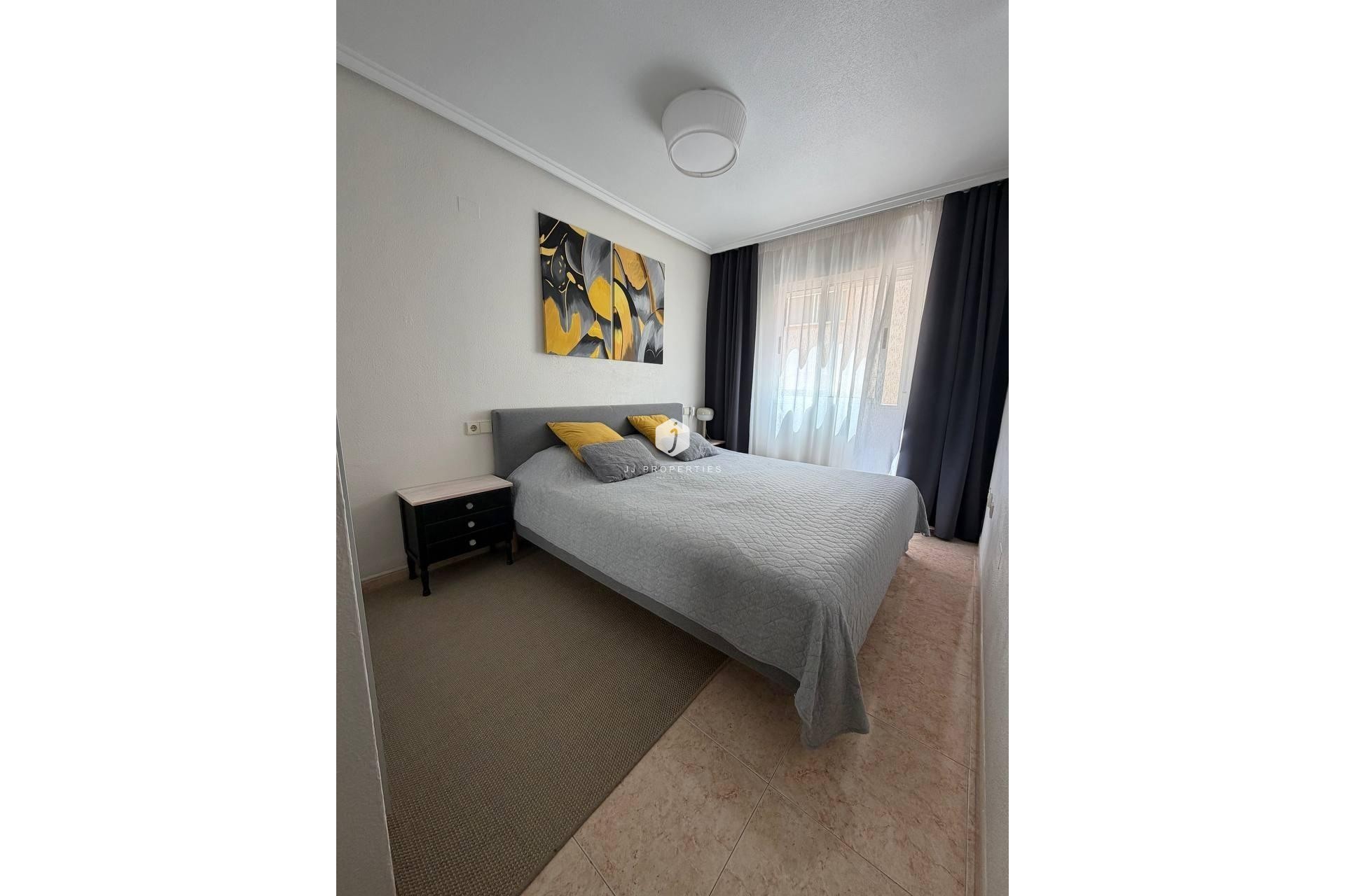 Segunda mano - Apartamento / piso -
Torrevieja - Centro