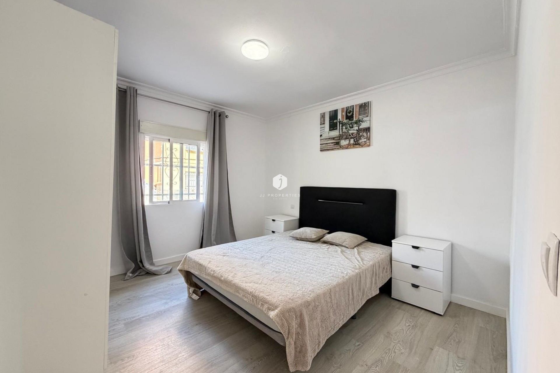 Segunda mano - Apartamento / piso -
Torrevieja - Centro