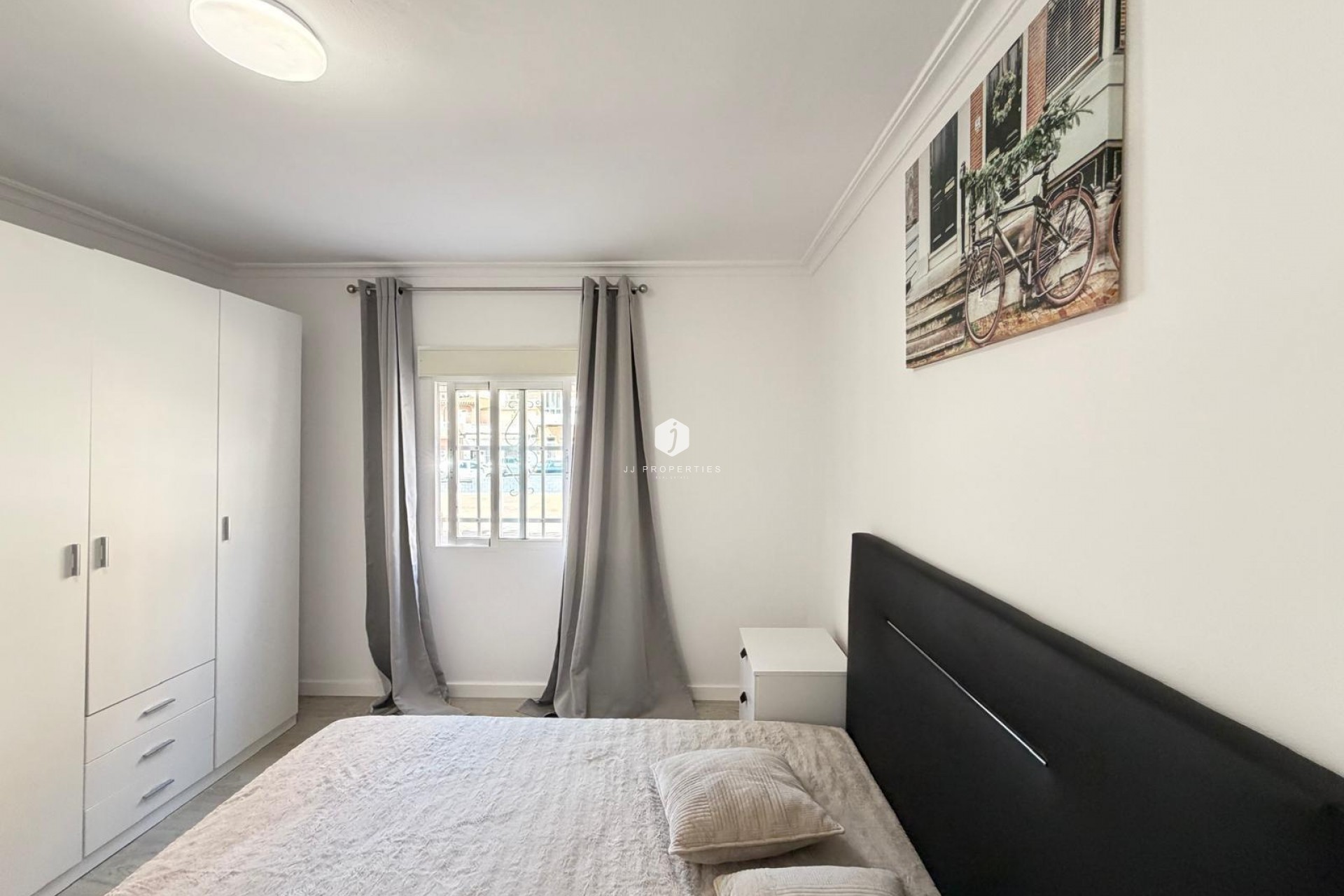 Segunda mano - Apartamento / piso -
Torrevieja - Centro