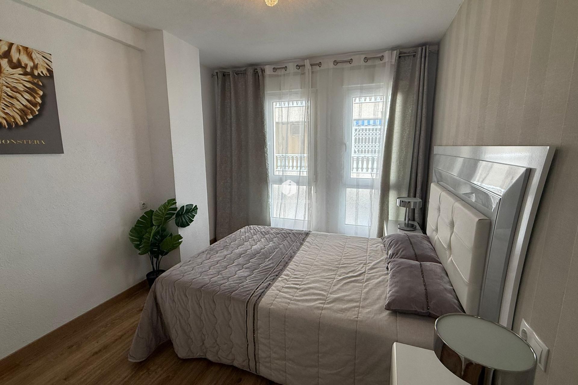 Segunda mano - Apartamento / piso -
Torrevieja - Centro