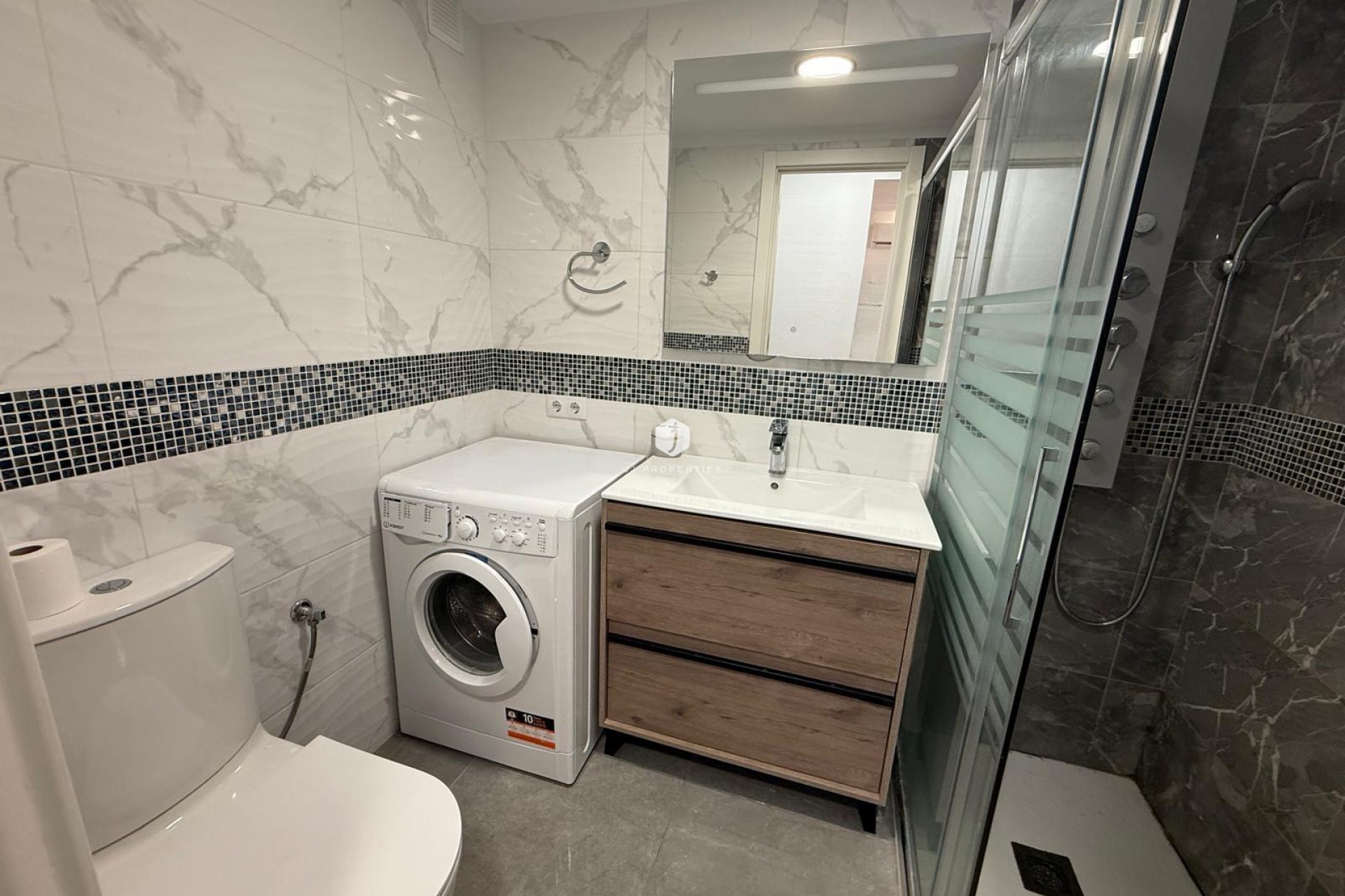 Segunda mano - Apartamento / piso -
Torrevieja - Centro