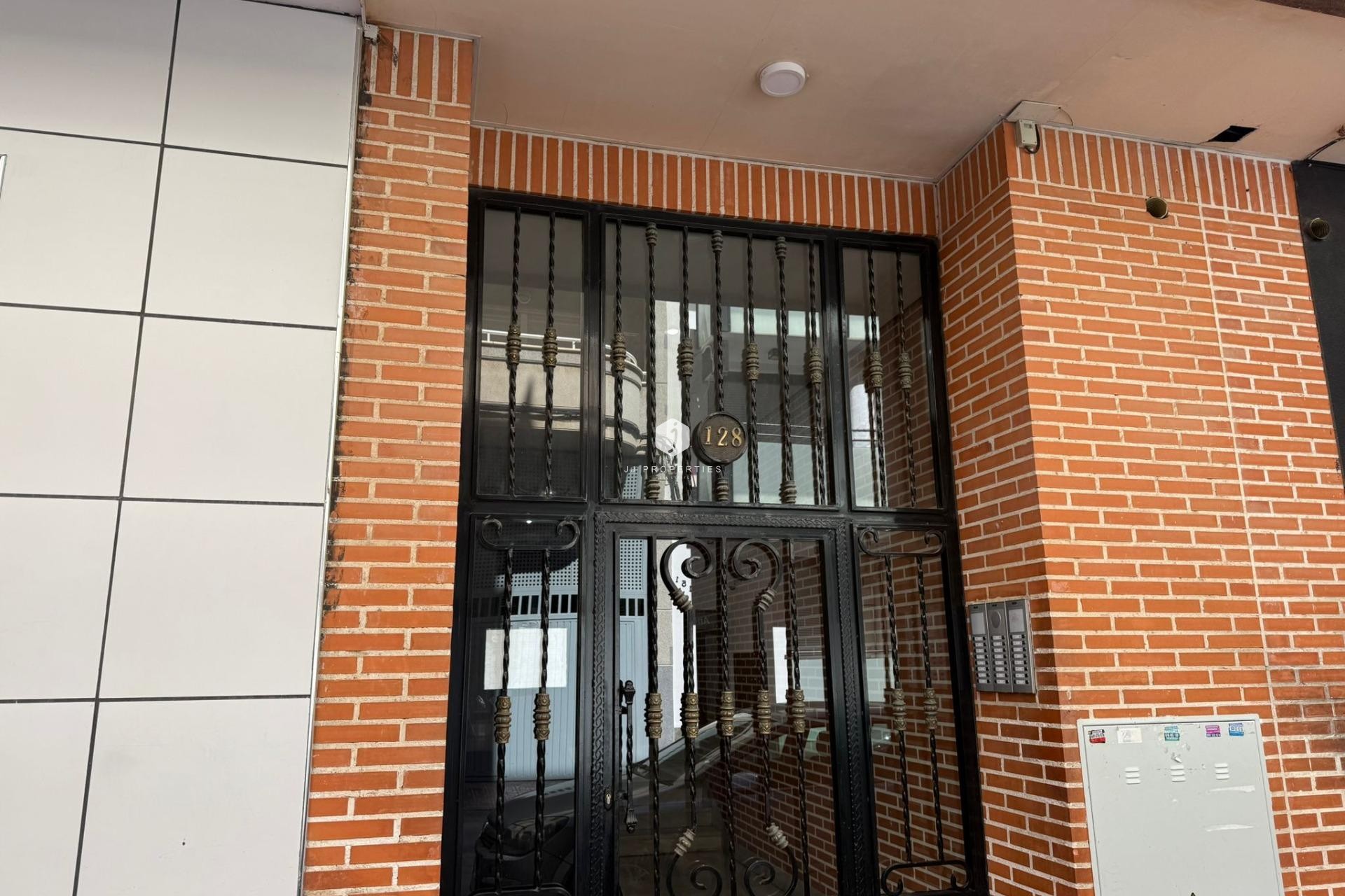 Segunda mano - Apartamento / piso -
Torrevieja - Centro