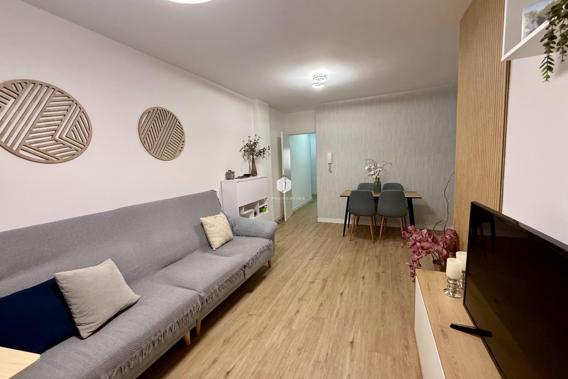 Segunda mano - Apartamento / piso -
Torrevieja - Centro