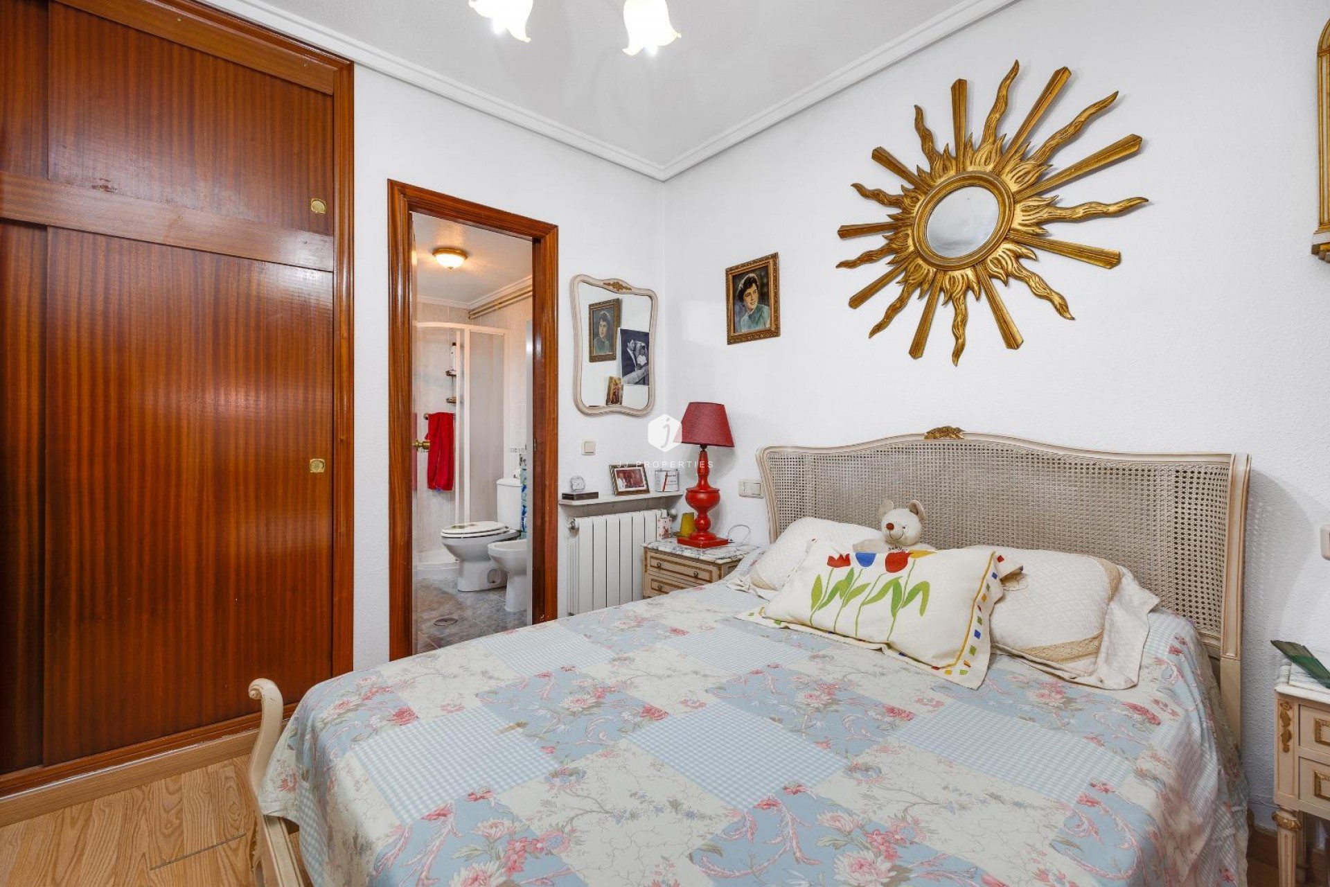 Segunda mano - Apartamento / piso -
Torrevieja - Centro