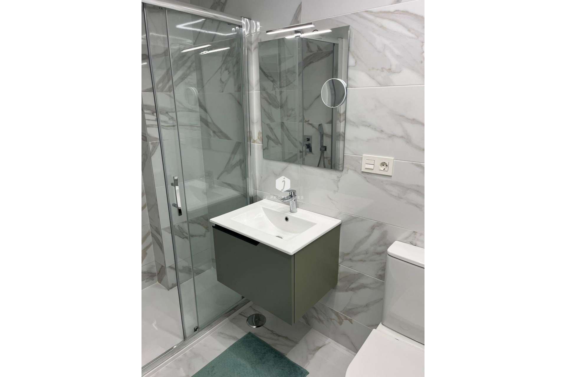 Segunda mano - Apartamento / piso -
Torrevieja - Centro