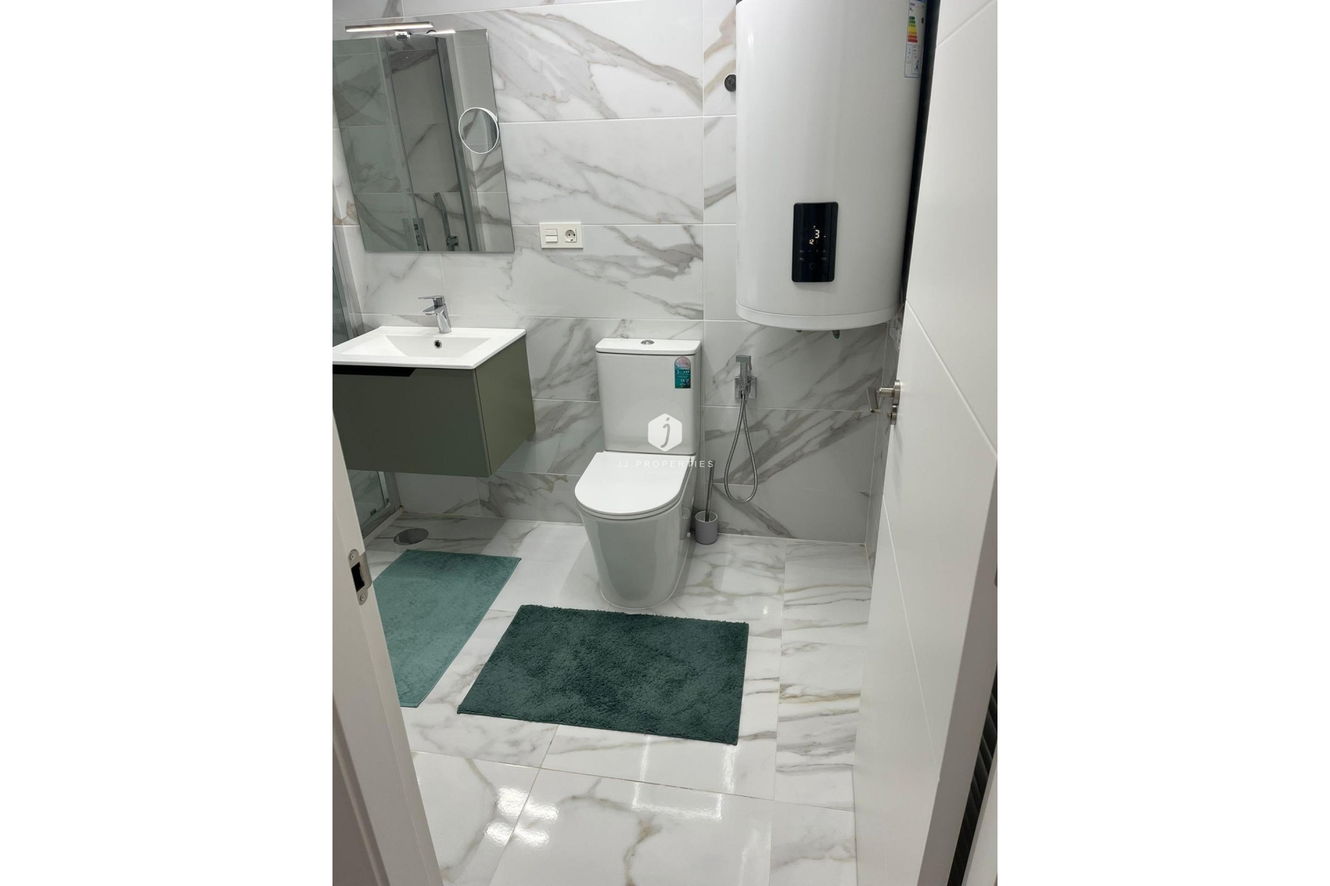 Segunda mano - Apartamento / piso -
Torrevieja - Centro