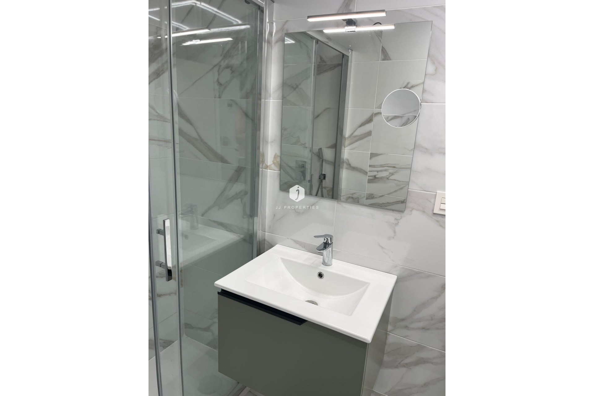 Segunda mano - Apartamento / piso -
Torrevieja - Centro