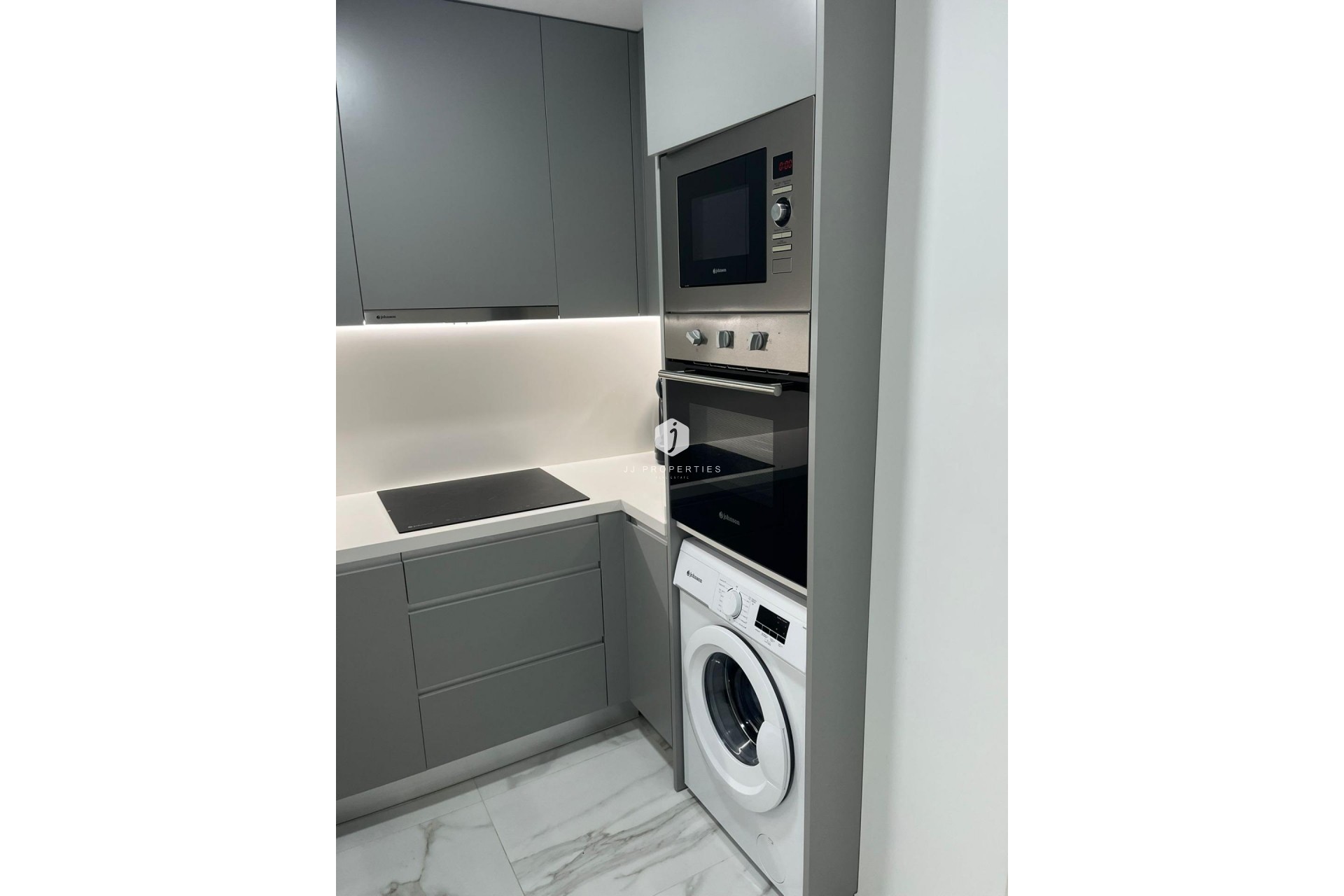 Segunda mano - Apartamento / piso -
Torrevieja - Centro