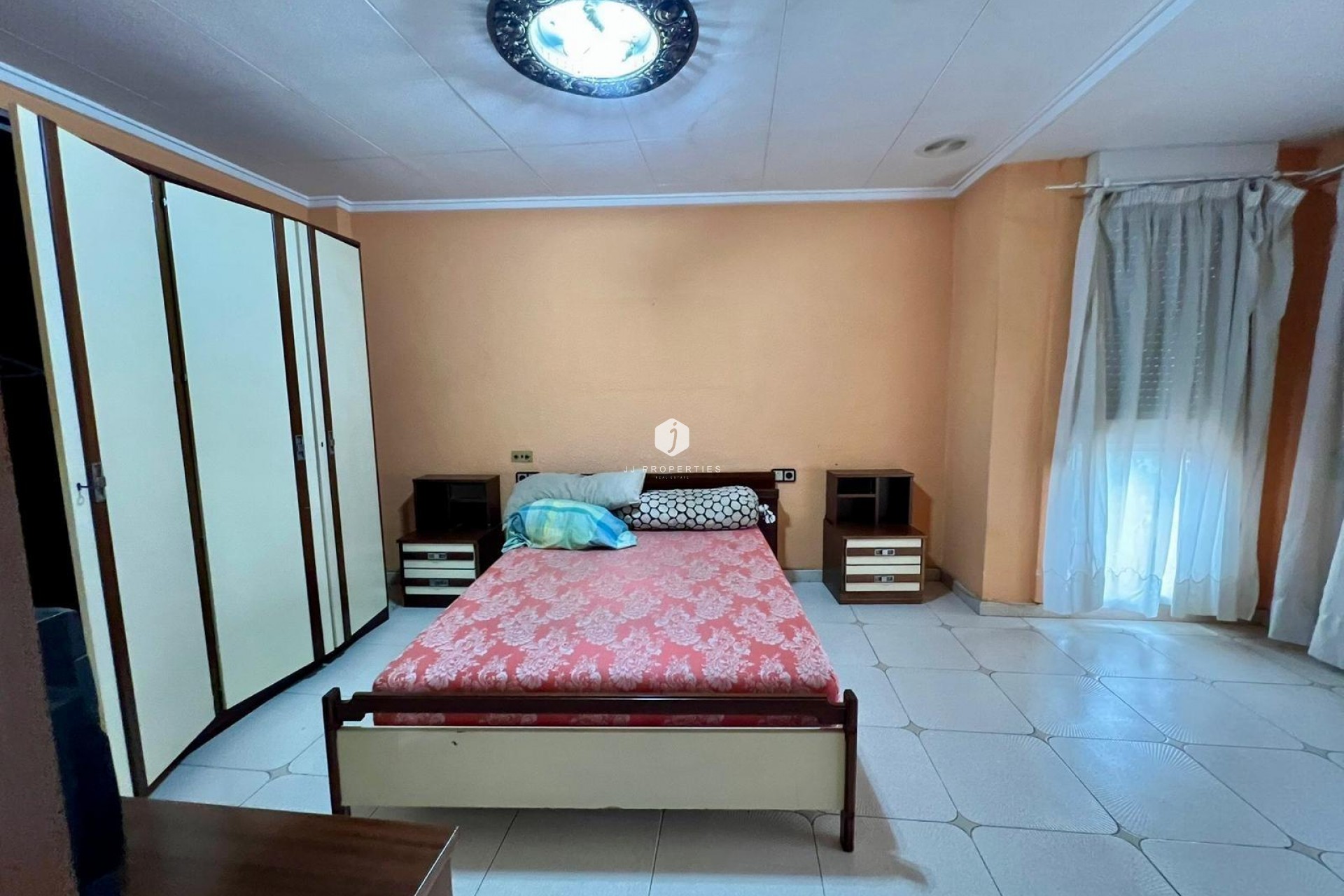 Segunda mano - Apartamento / piso -
Torrevieja - Centro