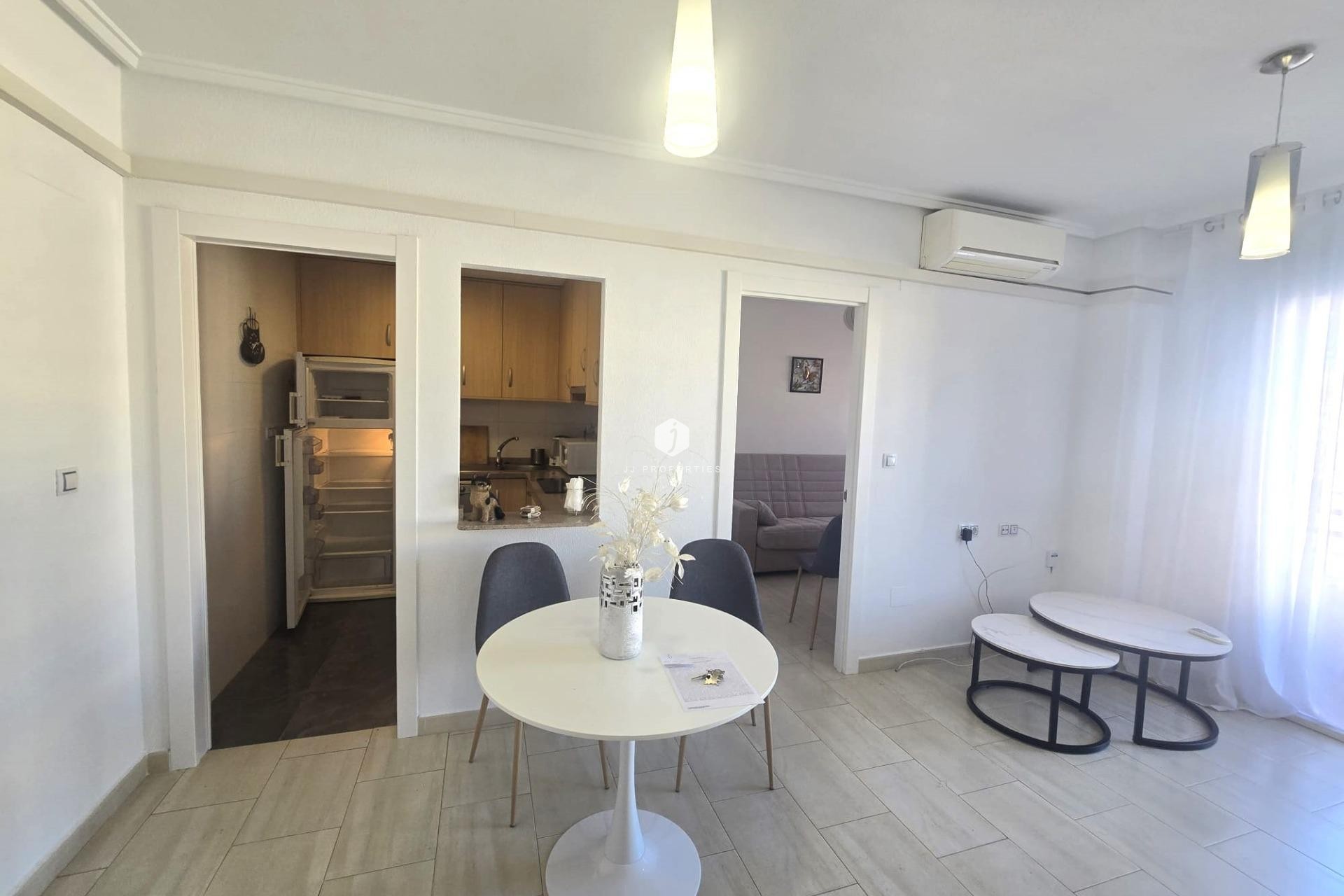 Segunda mano - Apartamento / piso -
Torrevieja - Centro
