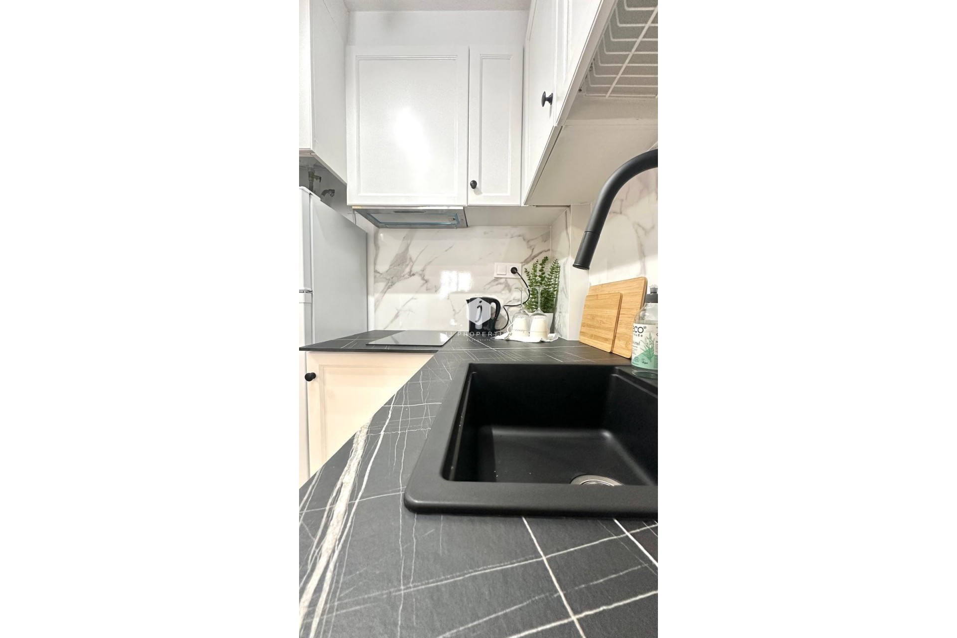 Segunda mano - Apartamento / piso -
Torrevieja - Centro