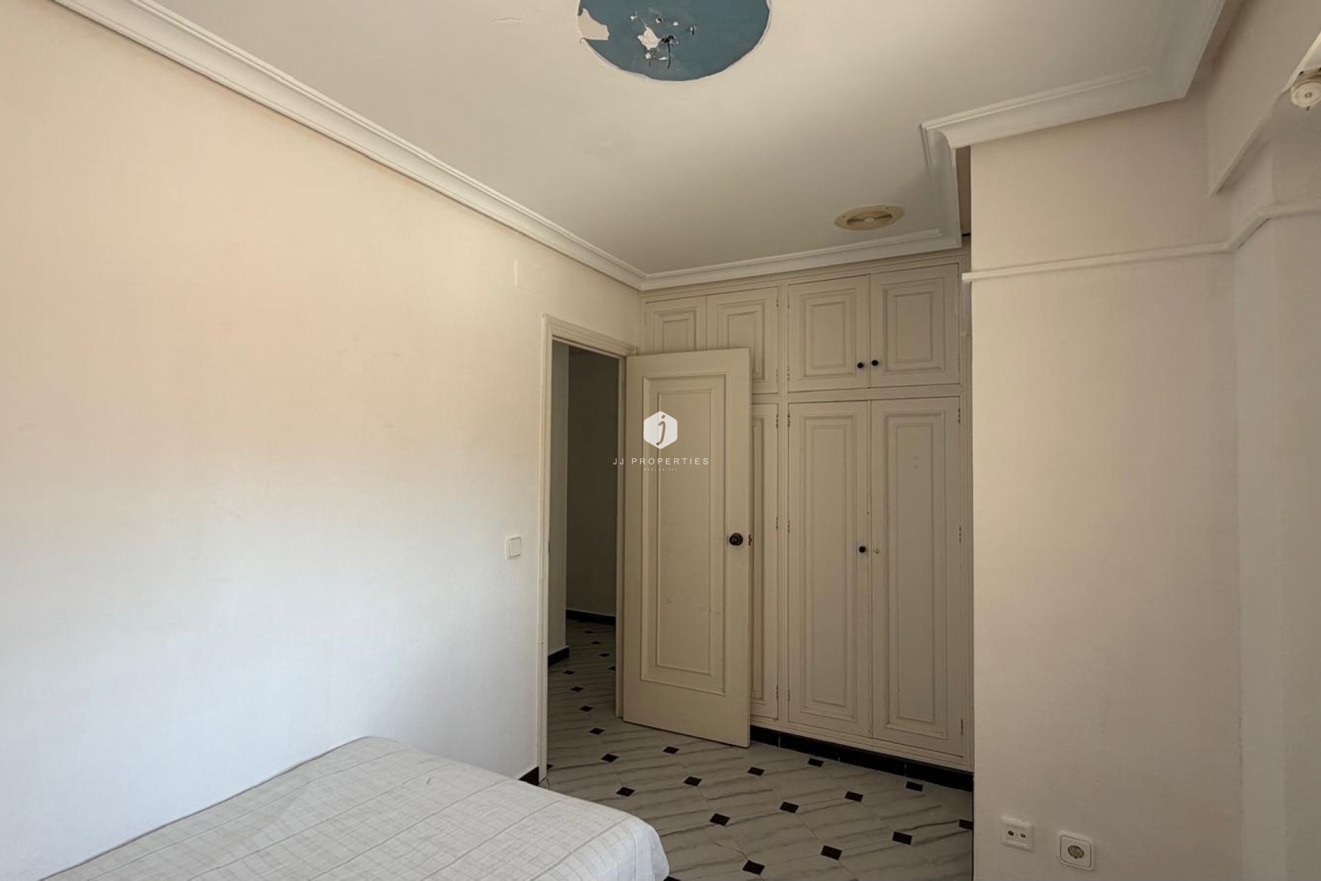 Segunda mano - Apartamento / piso -
Torrevieja - Centro