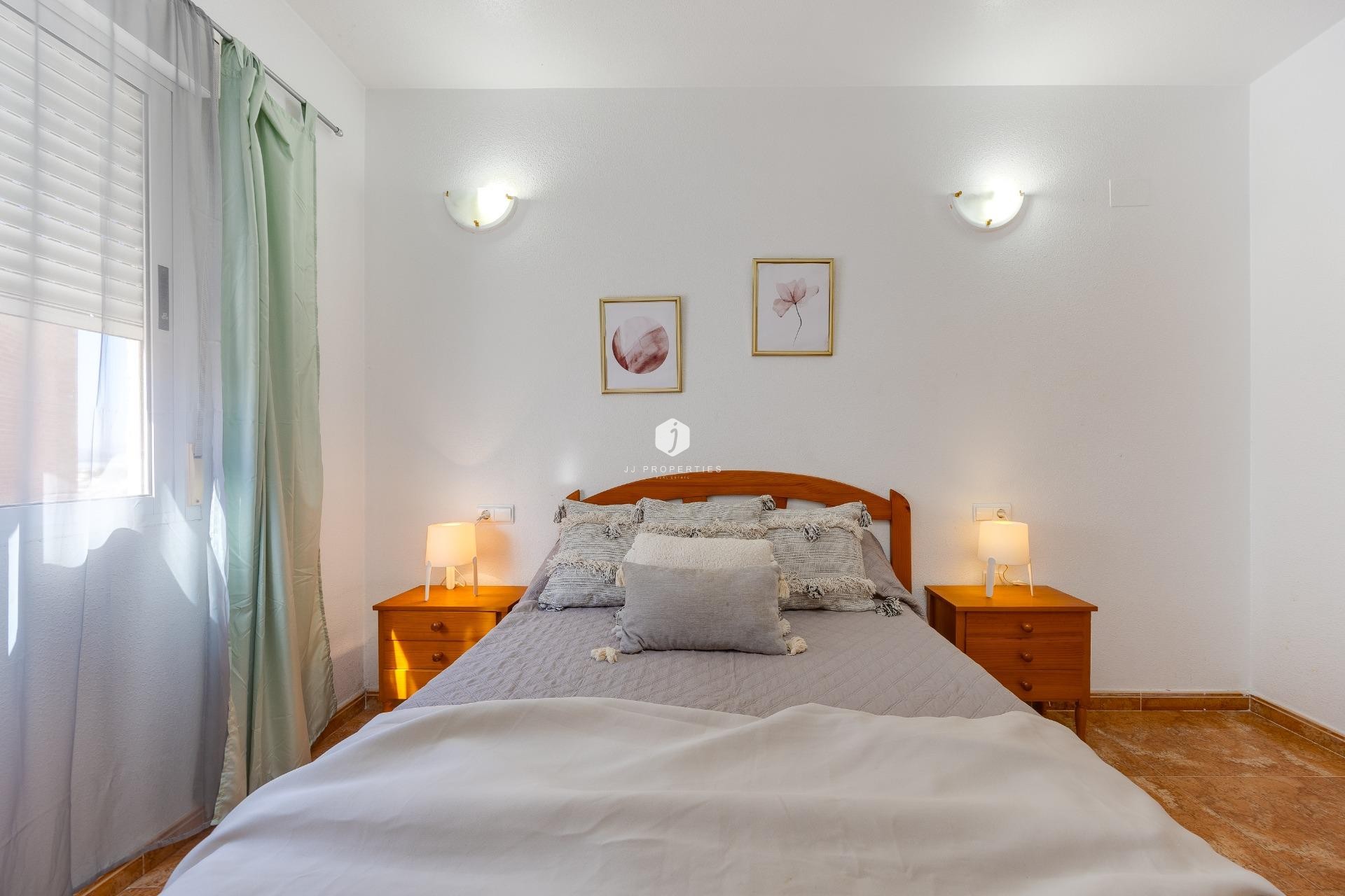 Segunda mano - Apartamento / piso -
Torrevieja - Centro