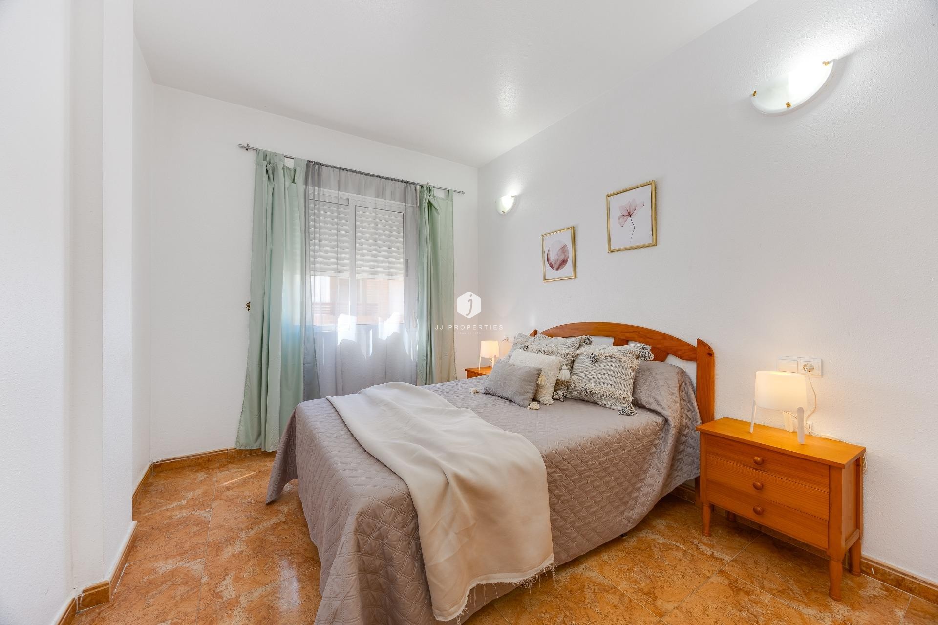 Segunda mano - Apartamento / piso -
Torrevieja - Centro