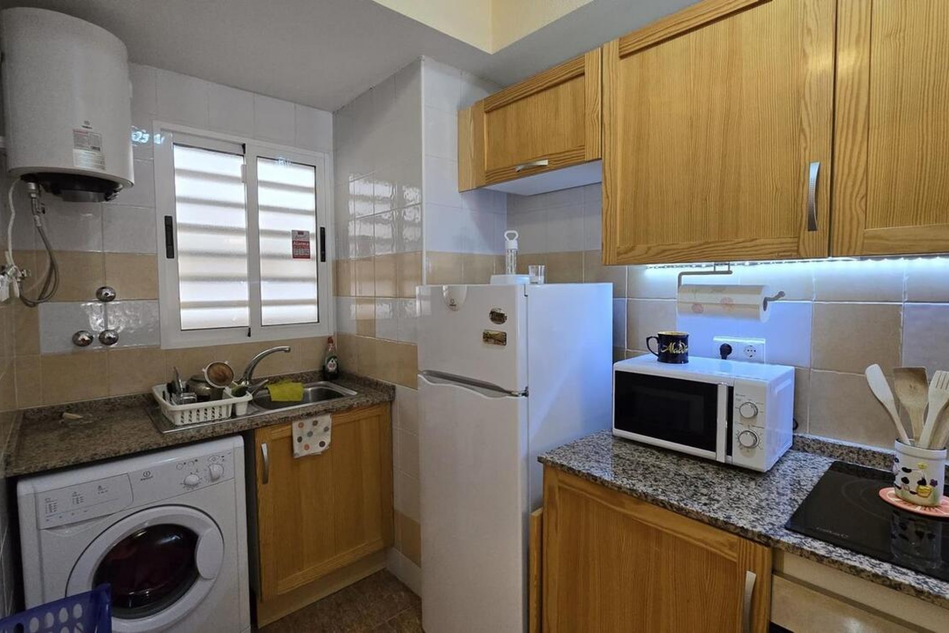 Segunda mano - Apartamento / piso -
Torrevieja - CORTES VALENCIANAS