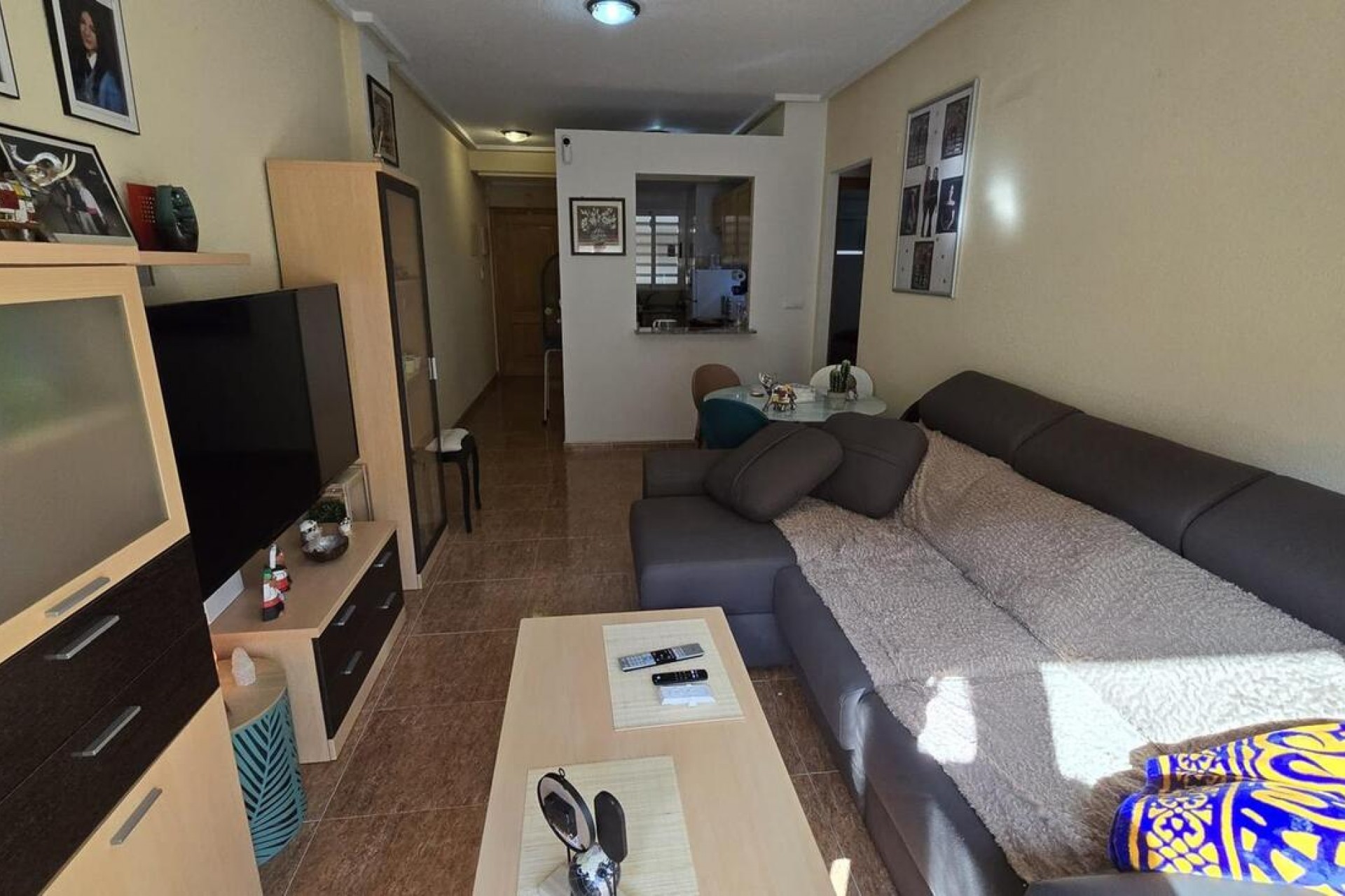 Segunda mano - Apartamento / piso -
Torrevieja - CORTES VALENCIANAS