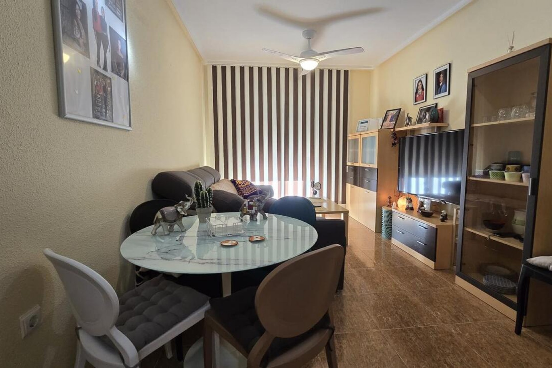 Segunda mano - Apartamento / piso -
Torrevieja - CORTES VALENCIANAS