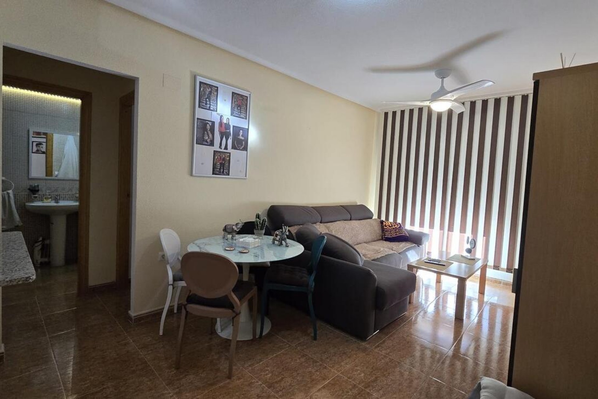 Segunda mano - Apartamento / piso -
Torrevieja - CORTES VALENCIANAS