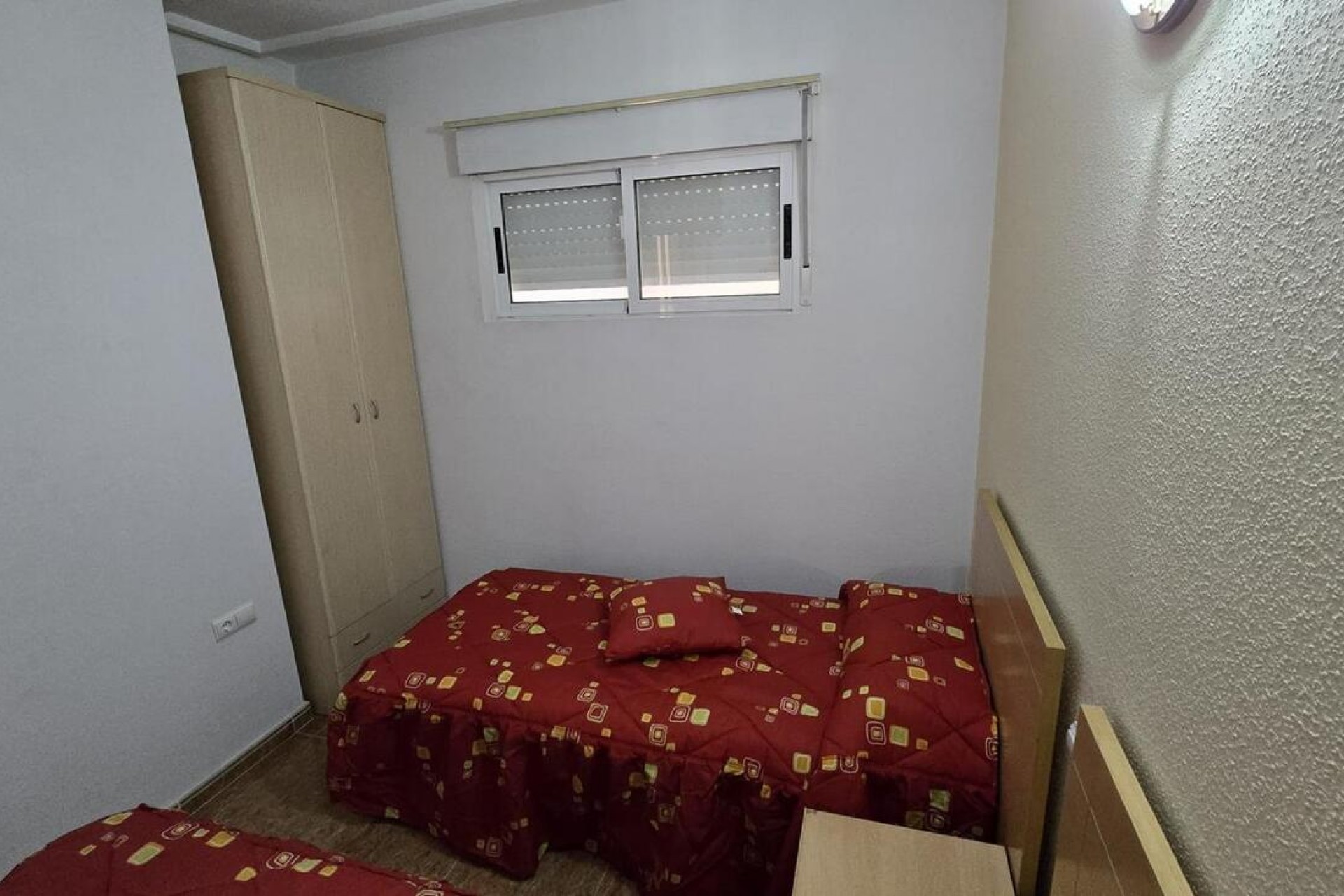 Segunda mano - Apartamento / piso -
Torrevieja - CORTES VALENCIANAS