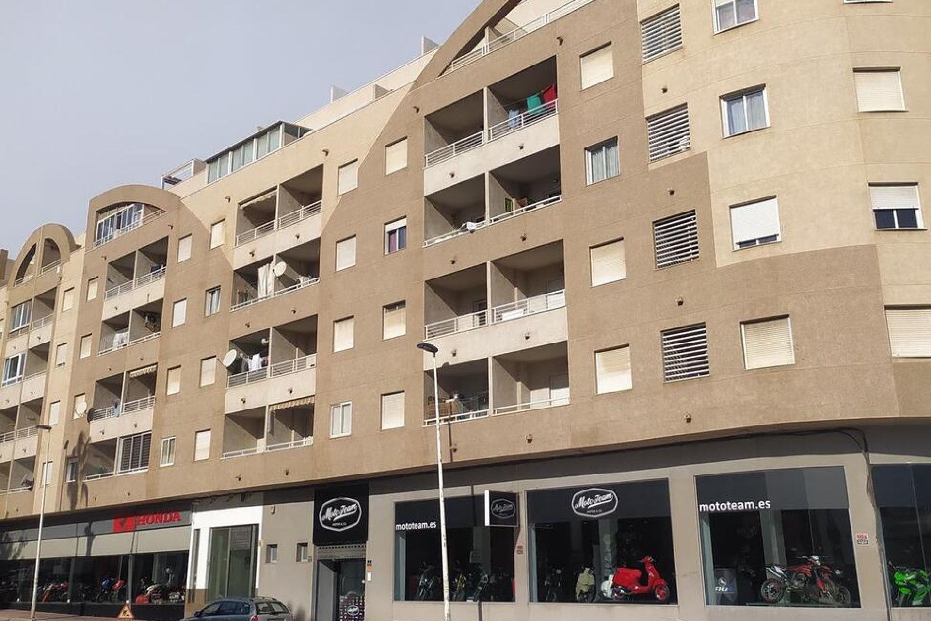 Segunda mano - Apartamento / piso -
Torrevieja - CORTES VALENCIANAS