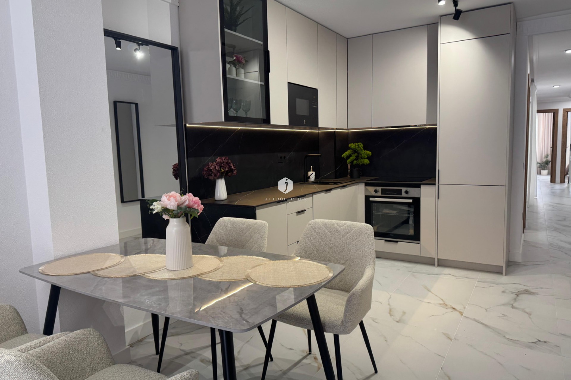 Segunda mano - Apartamento / piso -
Torrevieja - Costa Blanca