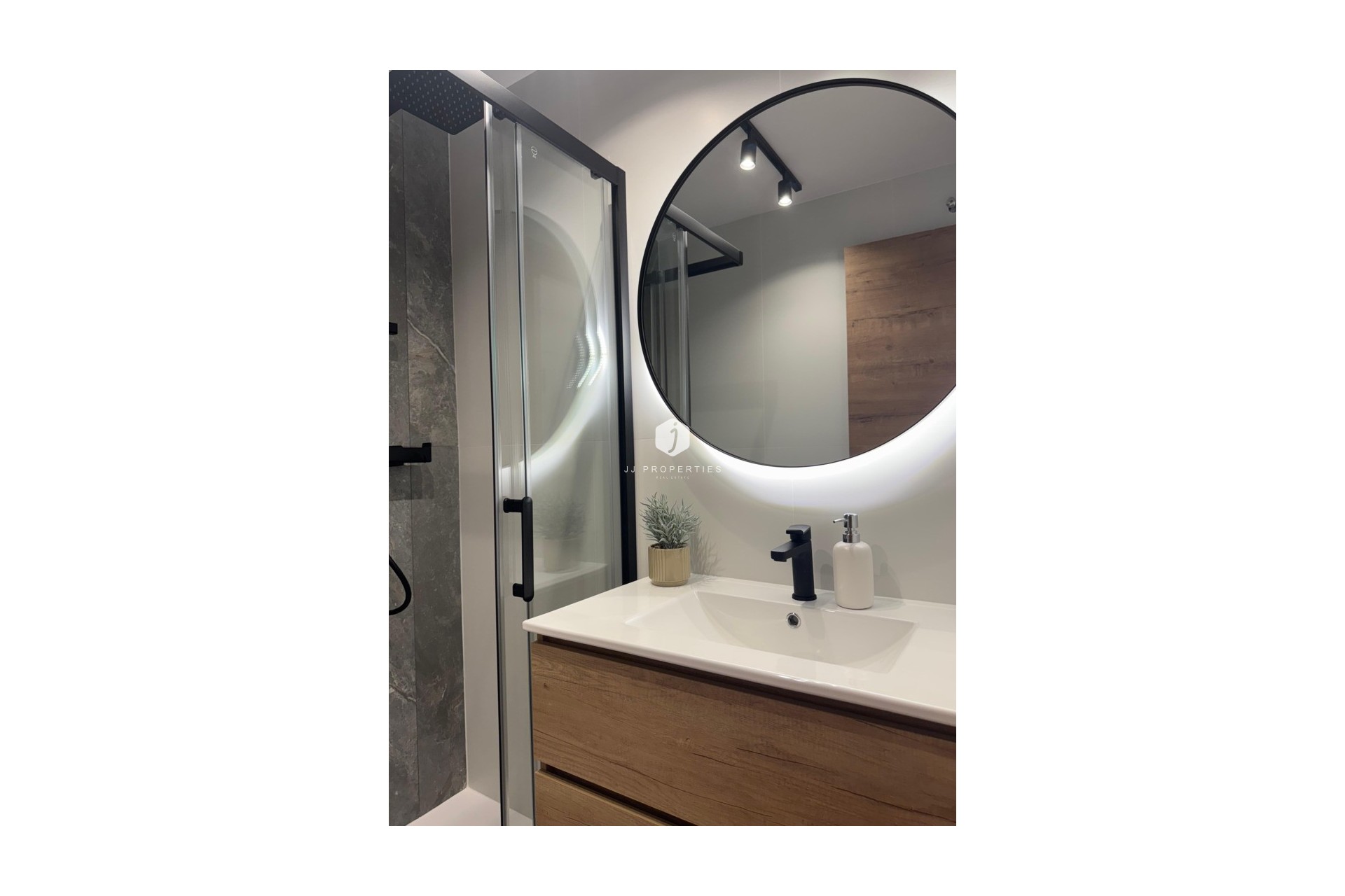 Segunda mano - Apartamento / piso -
Torrevieja - Costa Blanca