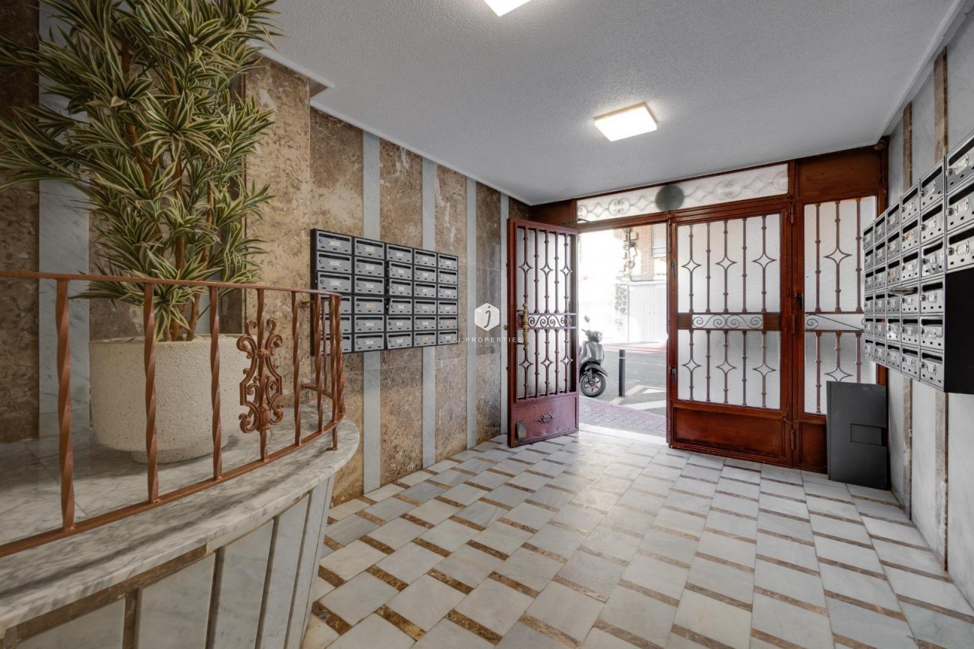 Segunda mano - Apartamento / piso -
Torrevieja - Costa Blanca