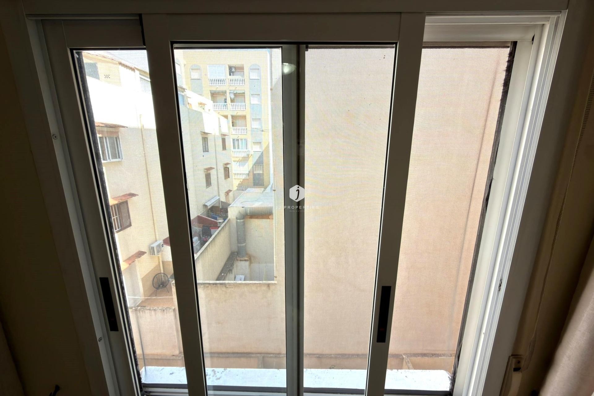 Segunda mano - Apartamento / piso -
Torrevieja - Curva Del Palangre