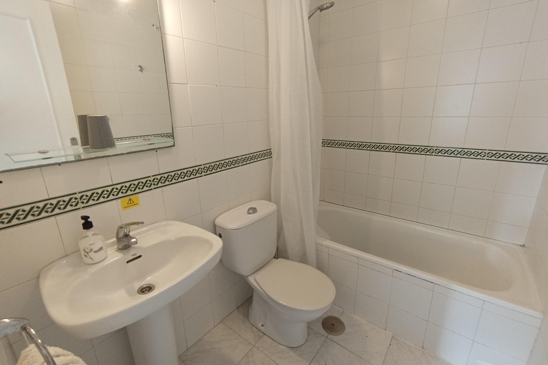 Segunda mano - Apartamento / piso -
Torrevieja - El Limonar