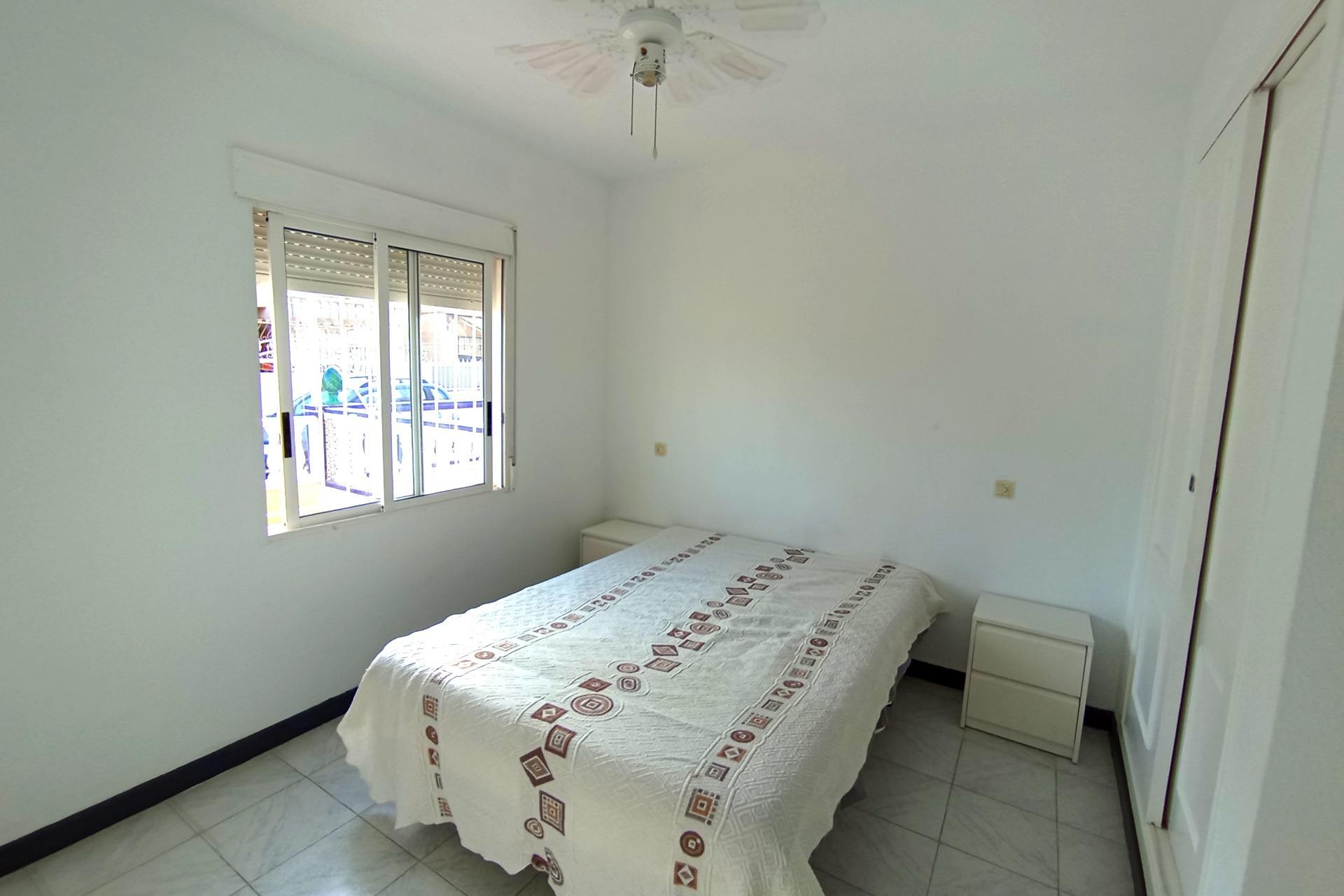 Segunda mano - Apartamento / piso -
Torrevieja - El Limonar