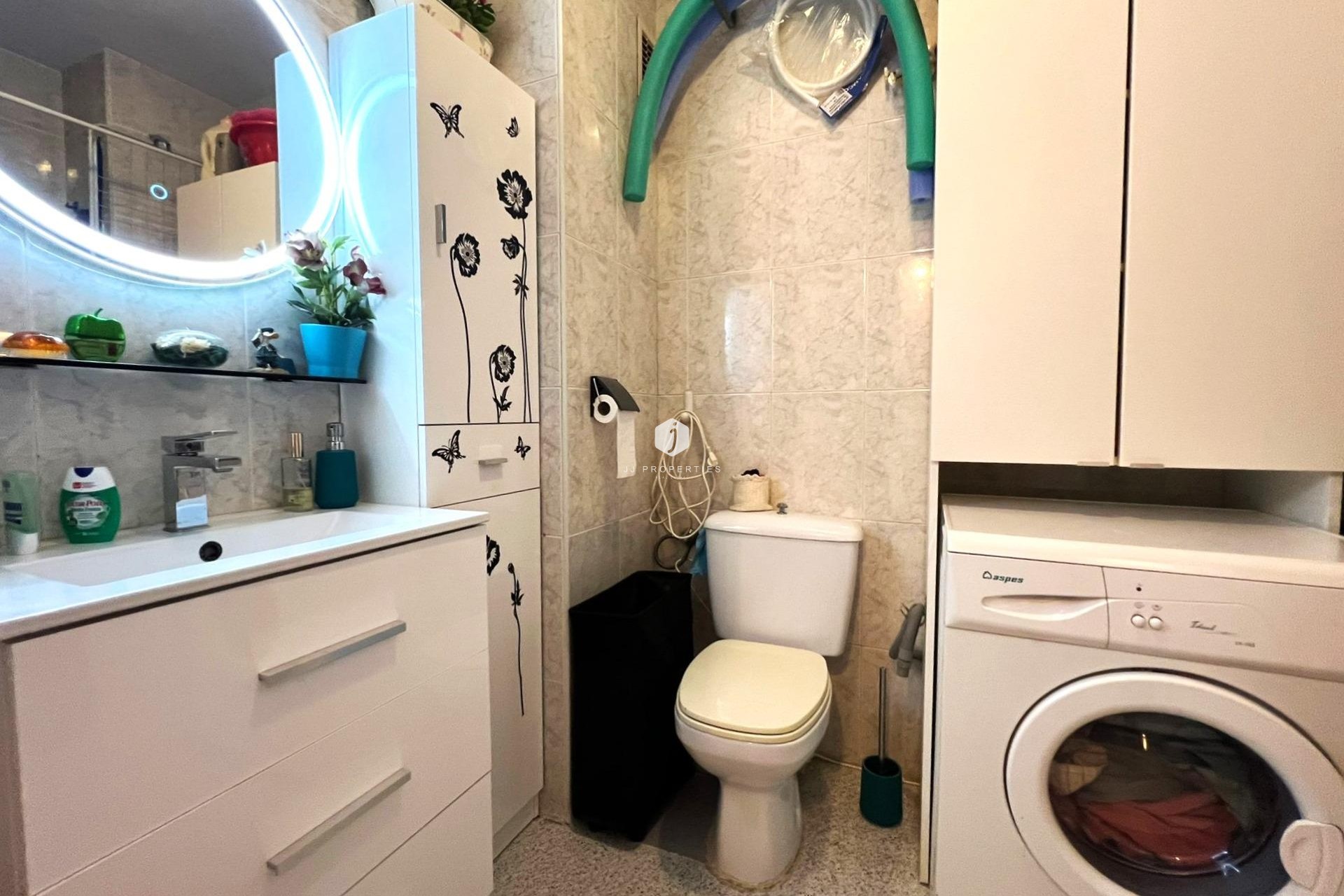 Segunda mano - Apartamento / piso -
Torrevieja - El molino