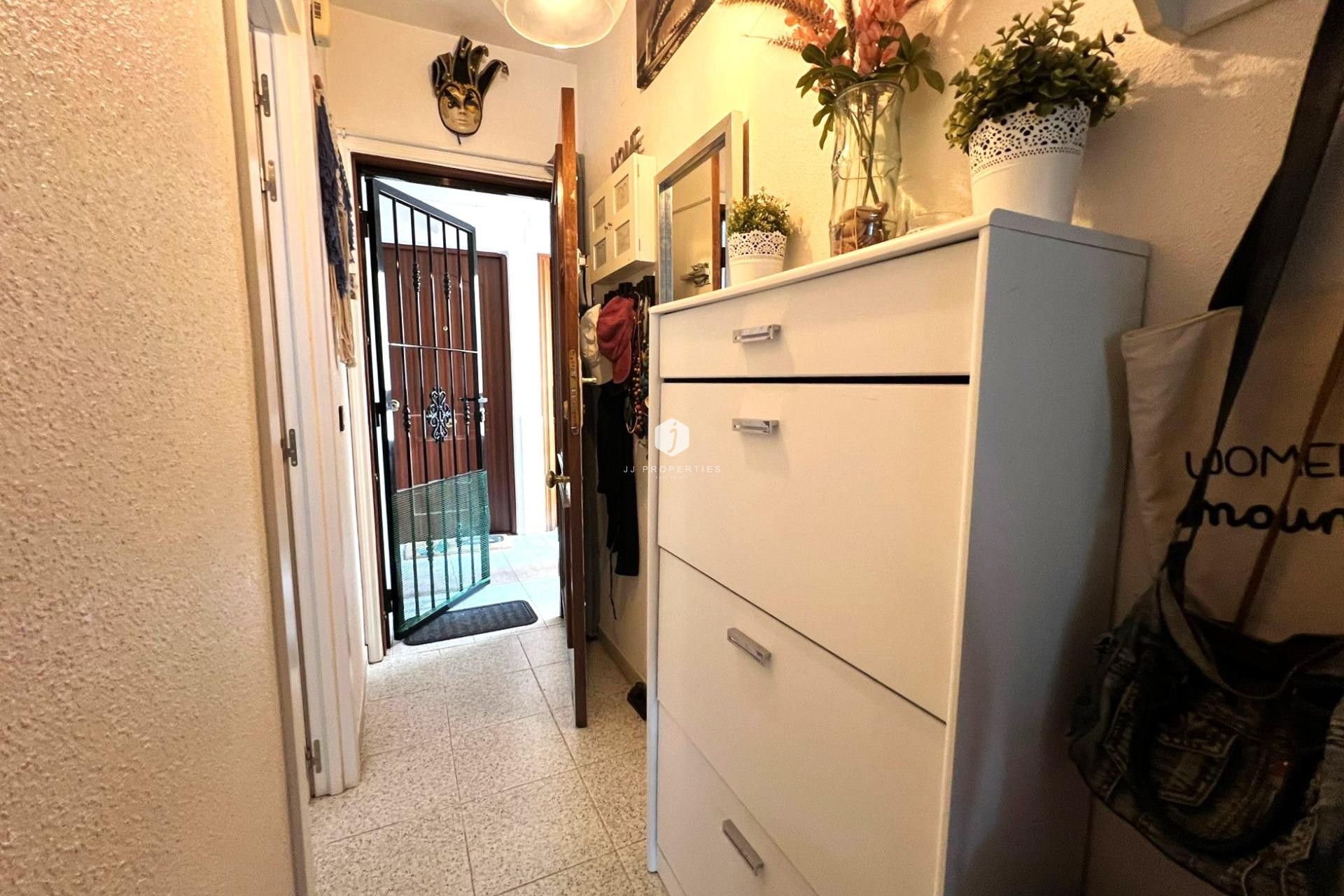 Segunda mano - Apartamento / piso -
Torrevieja - El molino