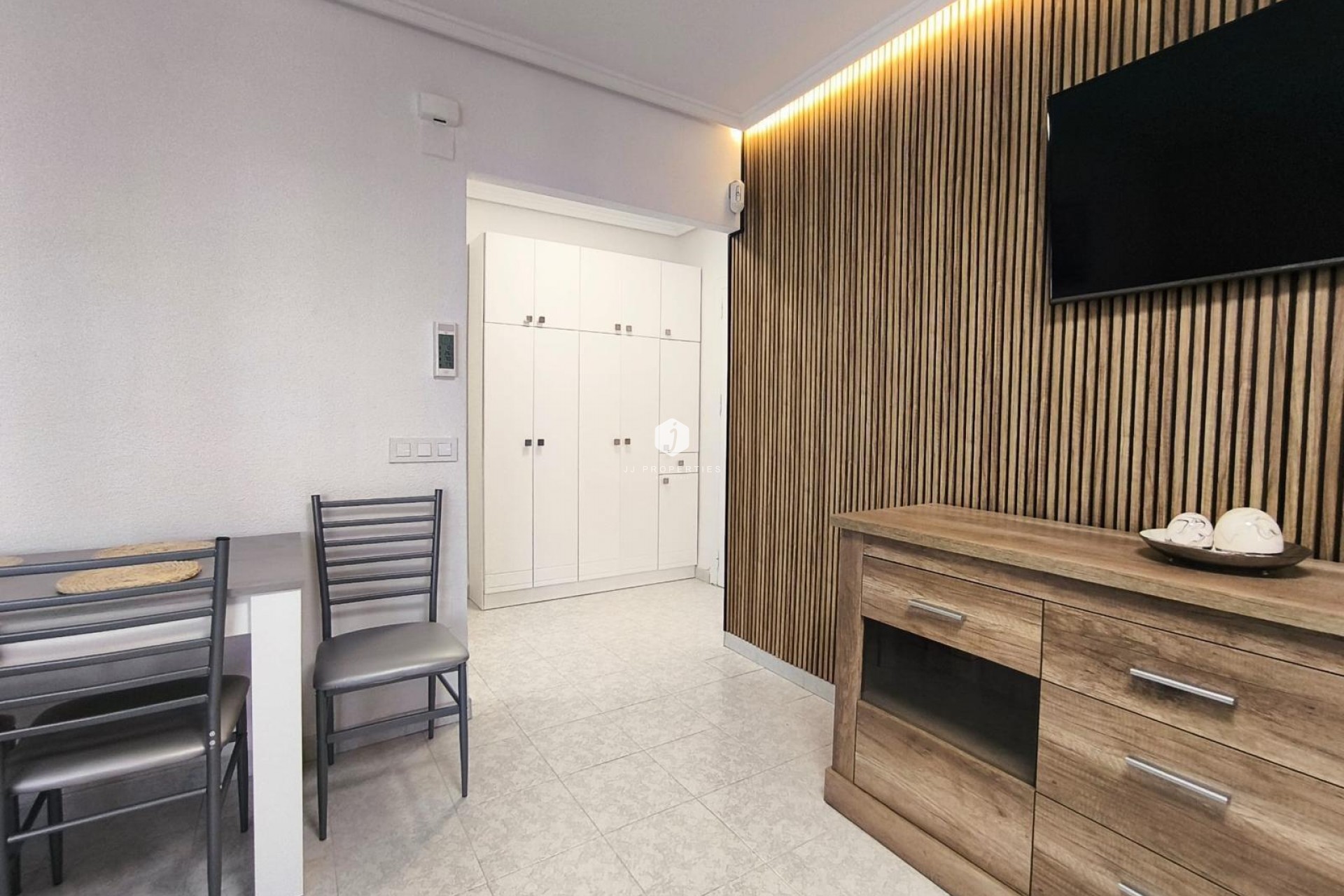 Segunda mano - Apartamento / piso -
Torrevieja - El molino