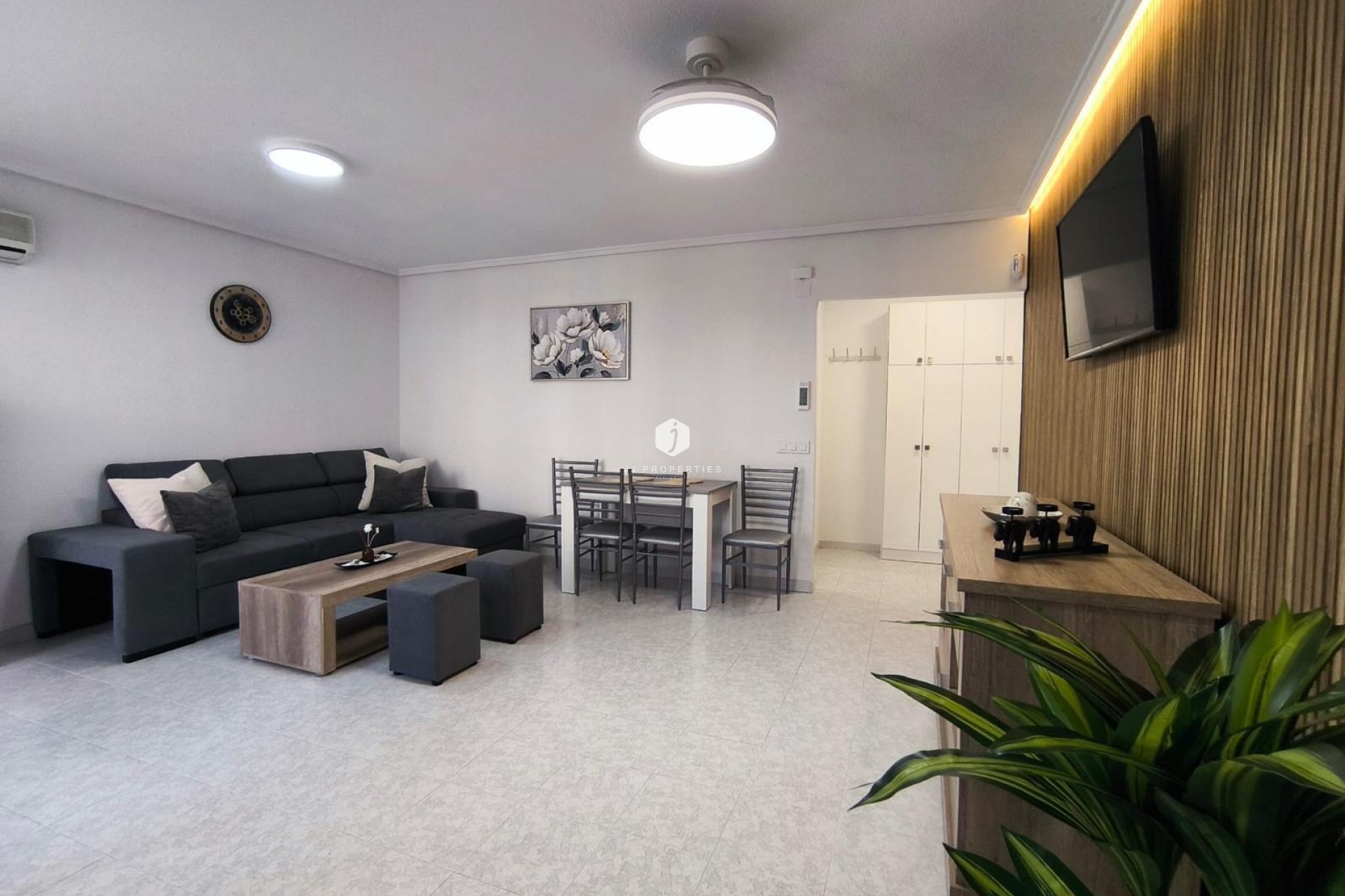Segunda mano - Apartamento / piso -
Torrevieja - El molino