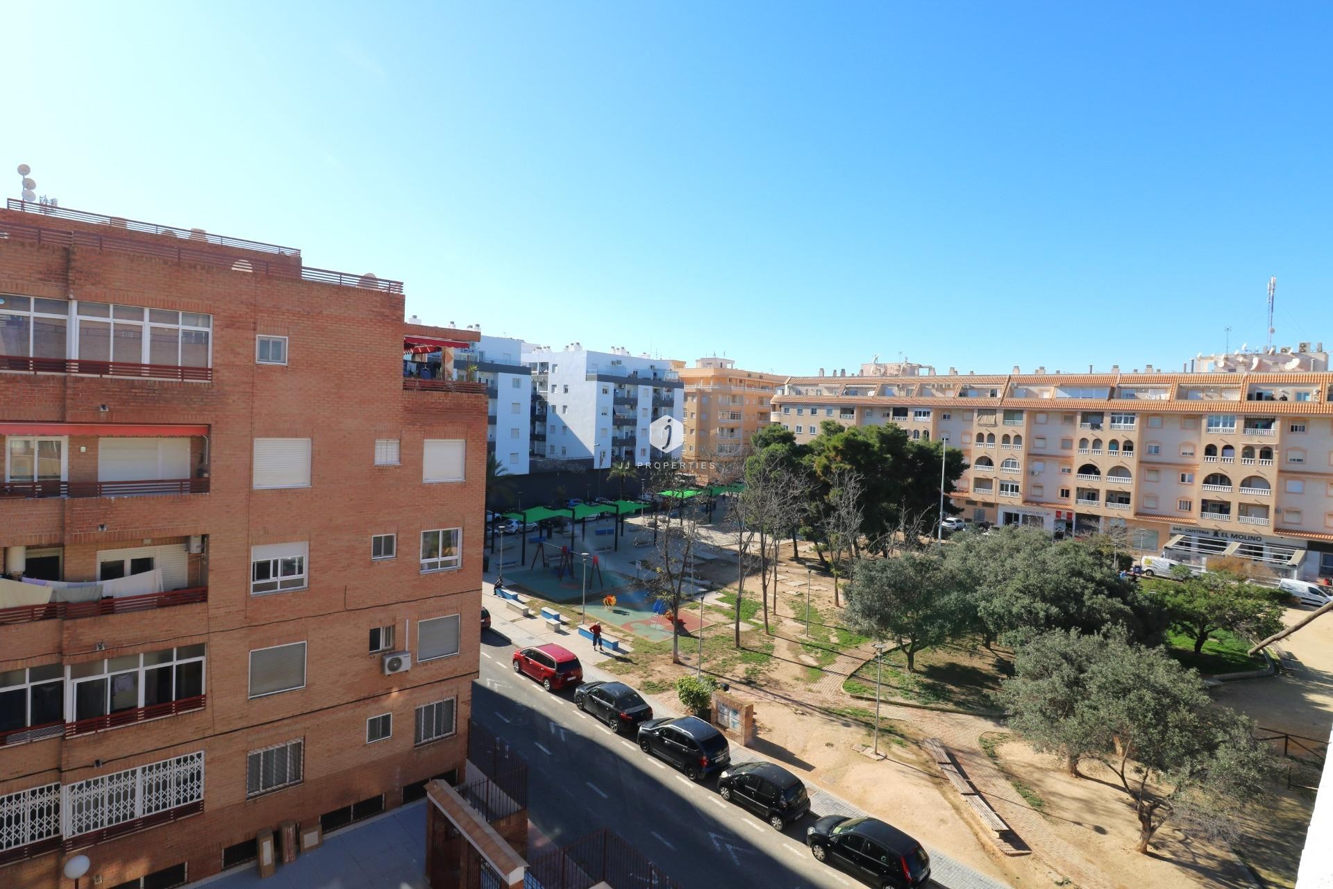 Segunda mano - Apartamento / piso -
Torrevieja - El molino