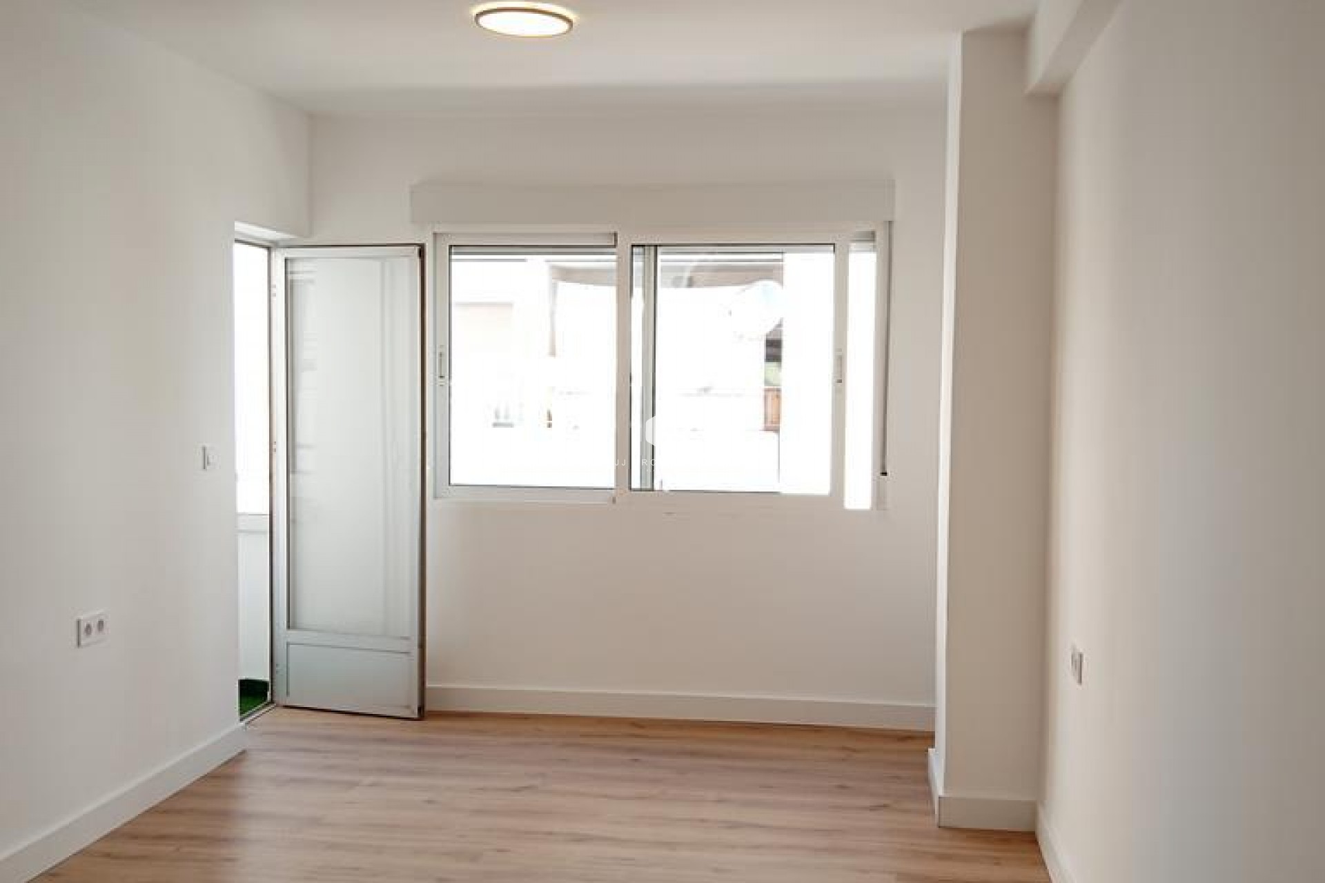 Segunda mano - Apartamento / piso -
Torrevieja - El molino