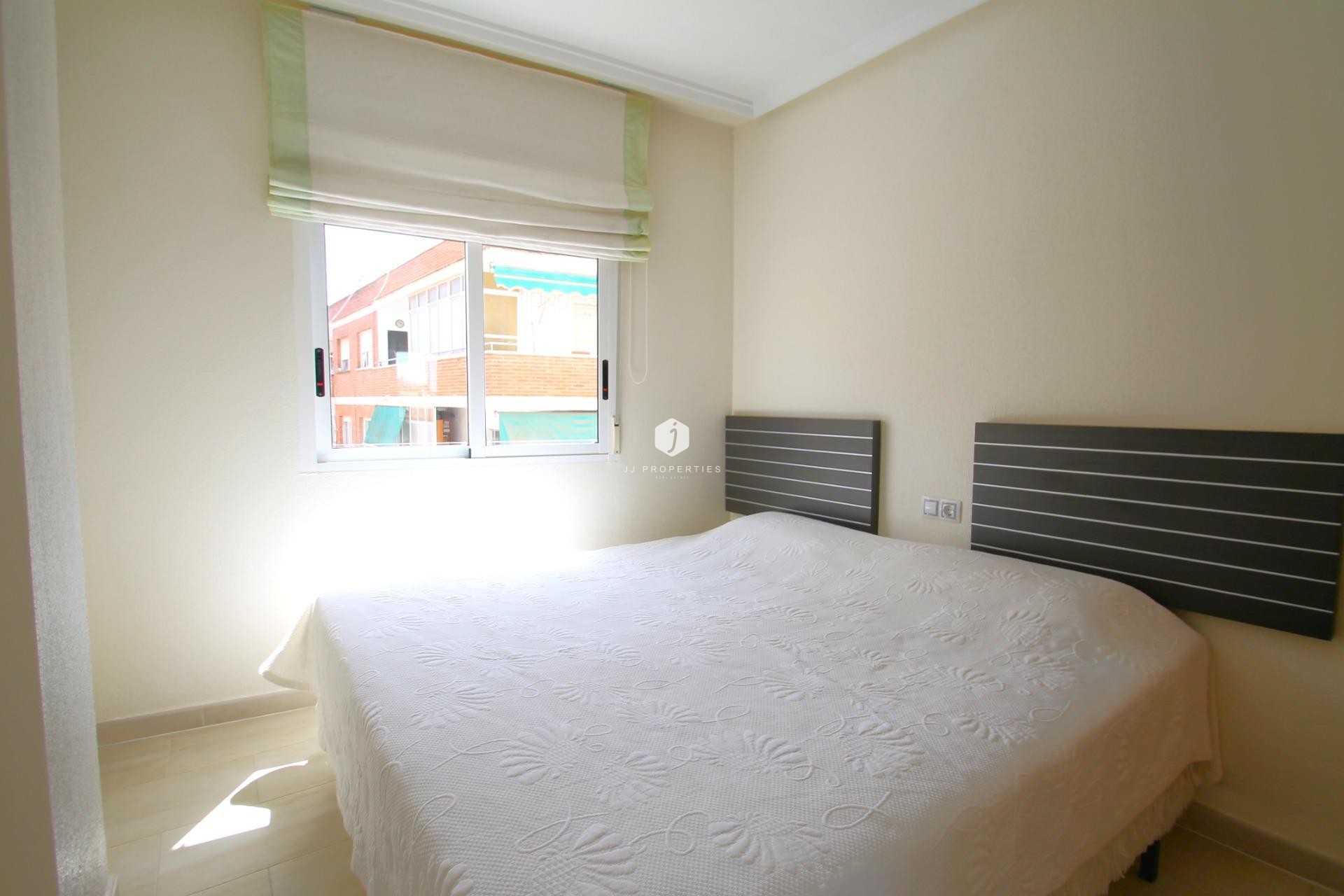 Segunda mano - Apartamento / piso -
Torrevieja - El molino