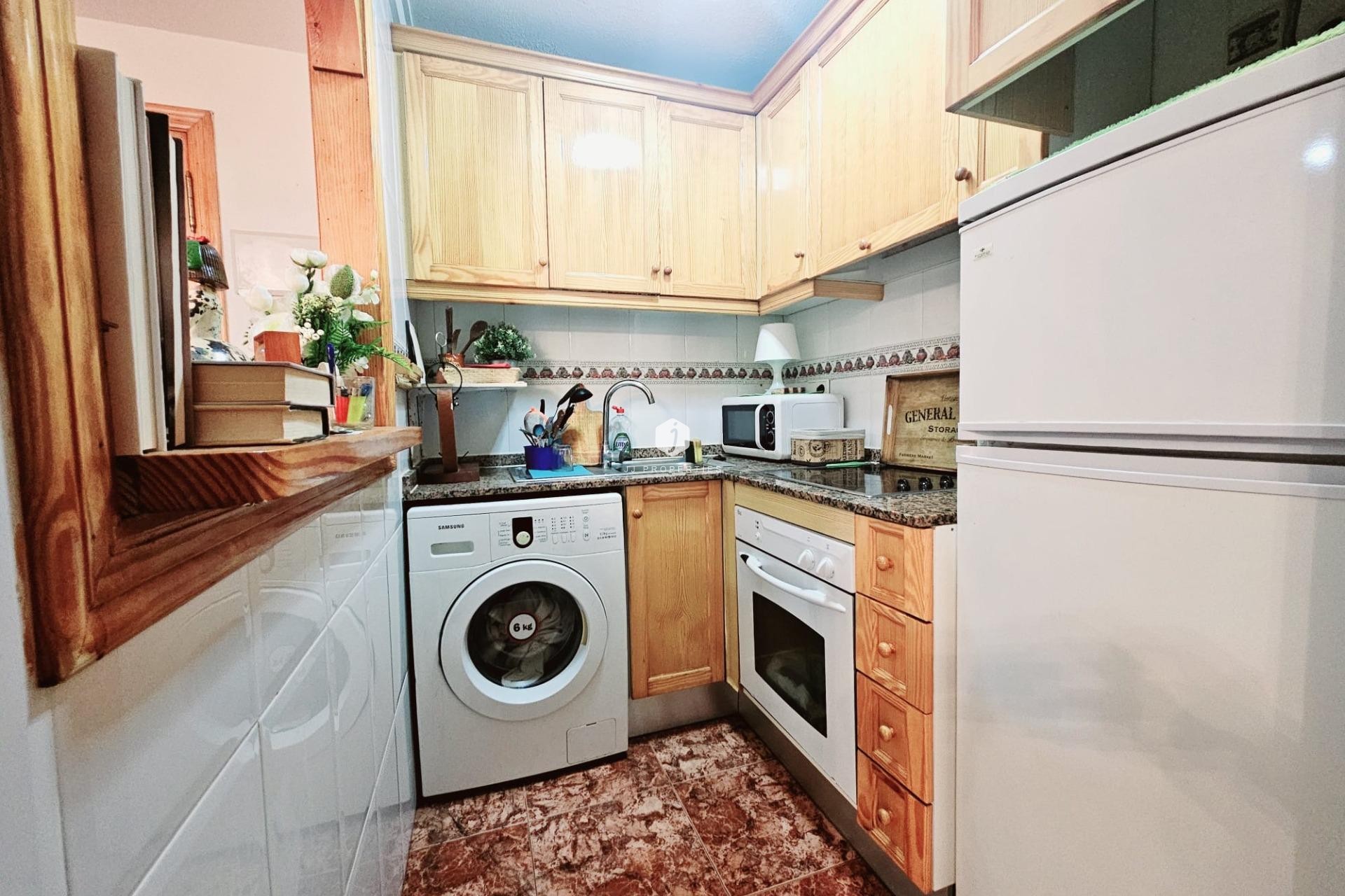 Segunda mano - Apartamento / piso -
Torrevieja - Estacion de autobuses