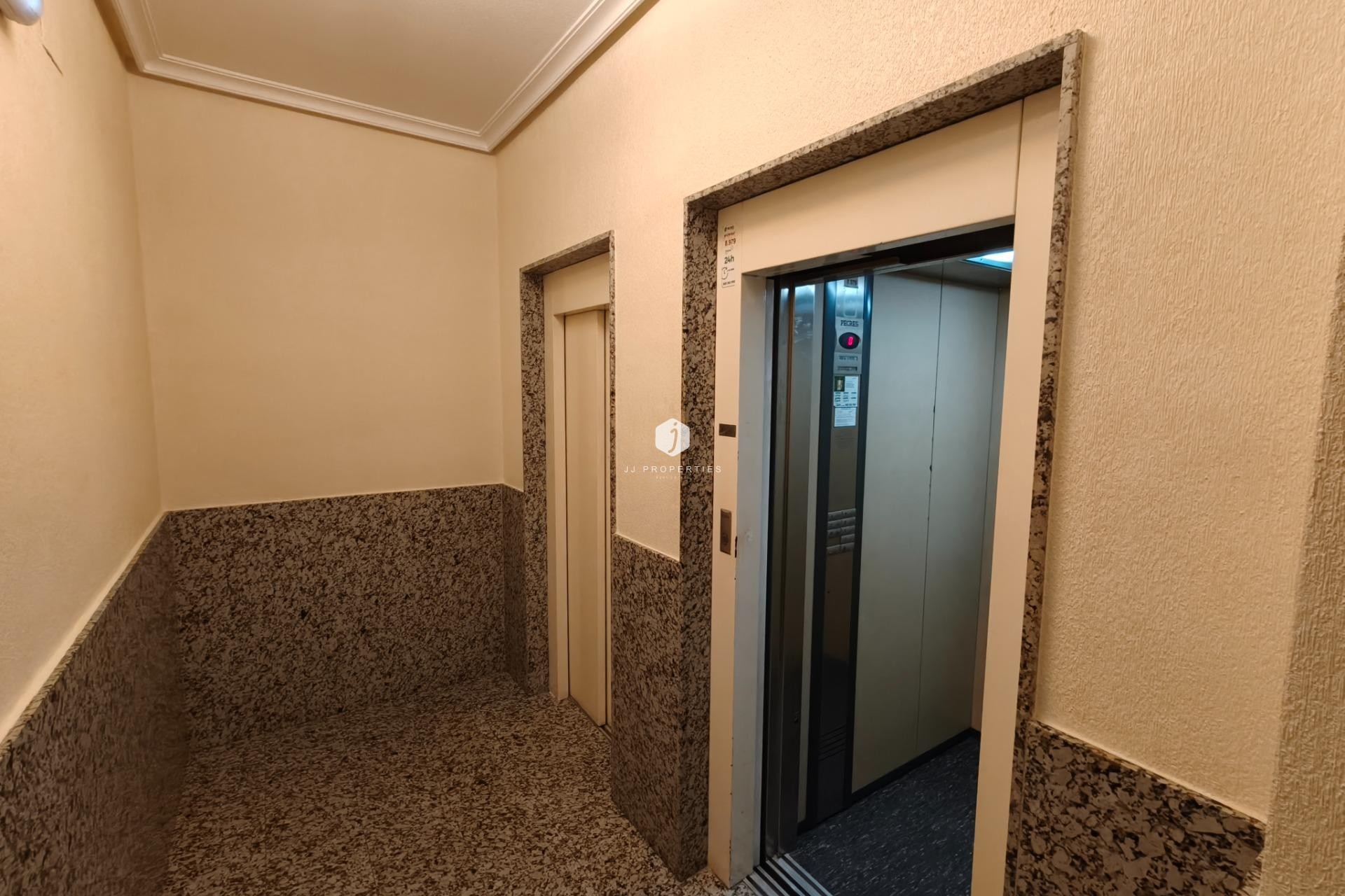 Segunda mano - Apartamento / piso -
Torrevieja - Estacion de autobuses