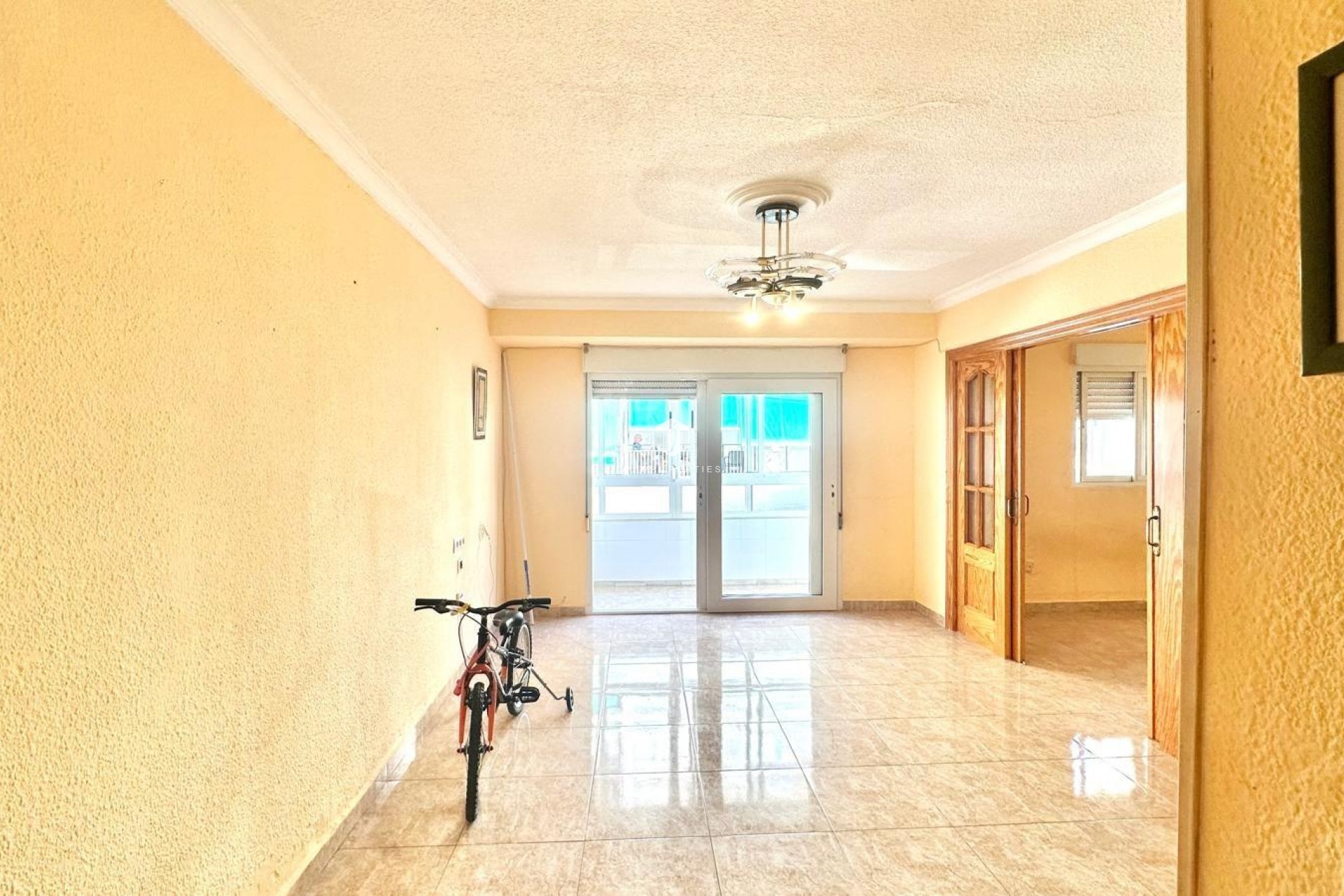 Segunda mano - Apartamento / piso -
Torrevieja - Estacion de autobuses