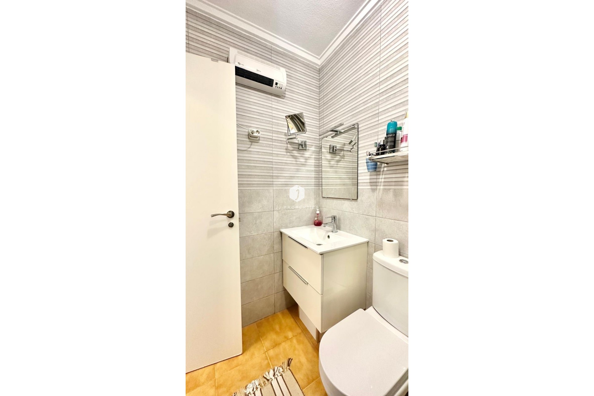 Segunda mano - Apartamento / piso -
Torrevieja - Estacion de autobuses