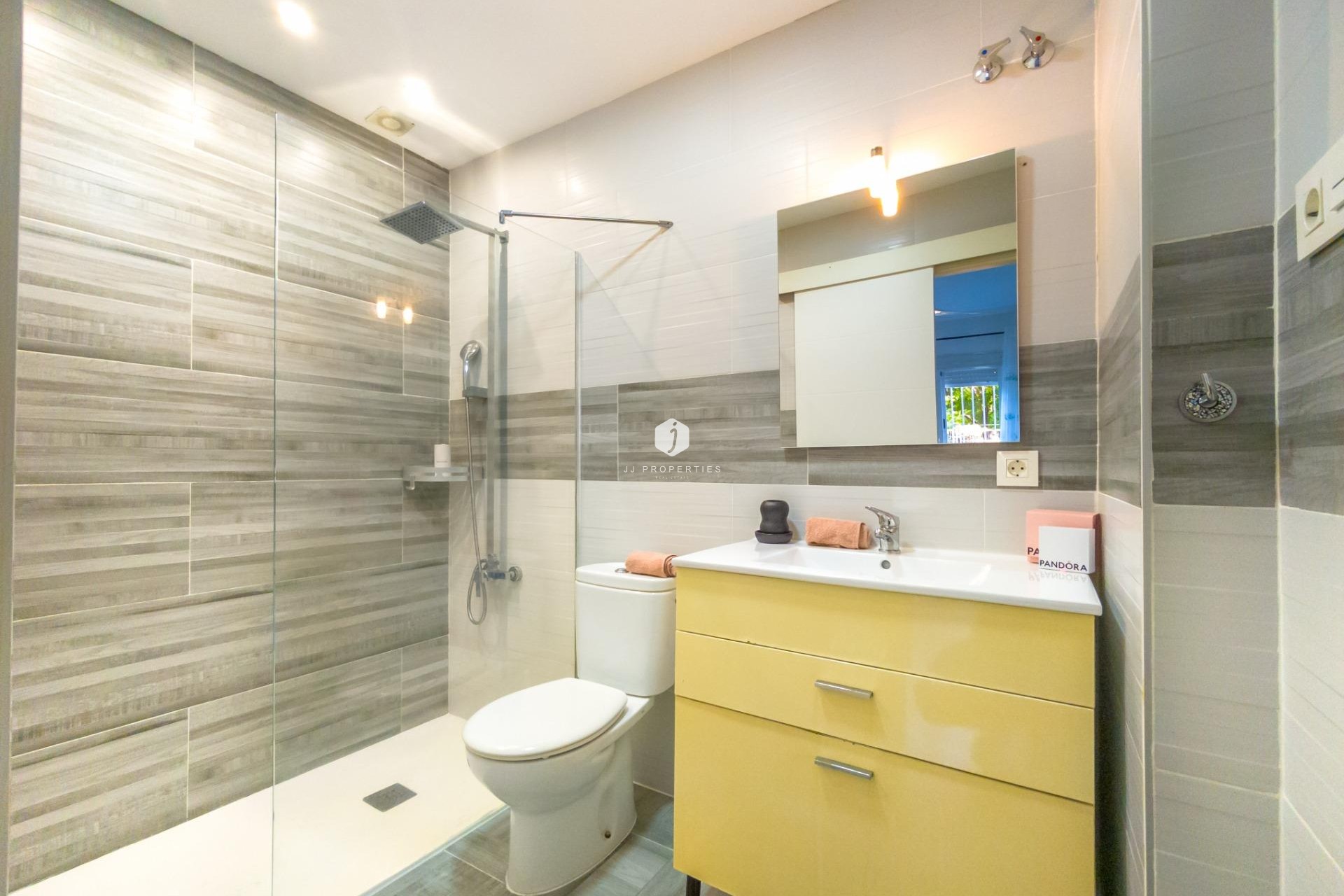 Segunda mano - Apartamento / piso -
Torrevieja - Estacion de autobuses