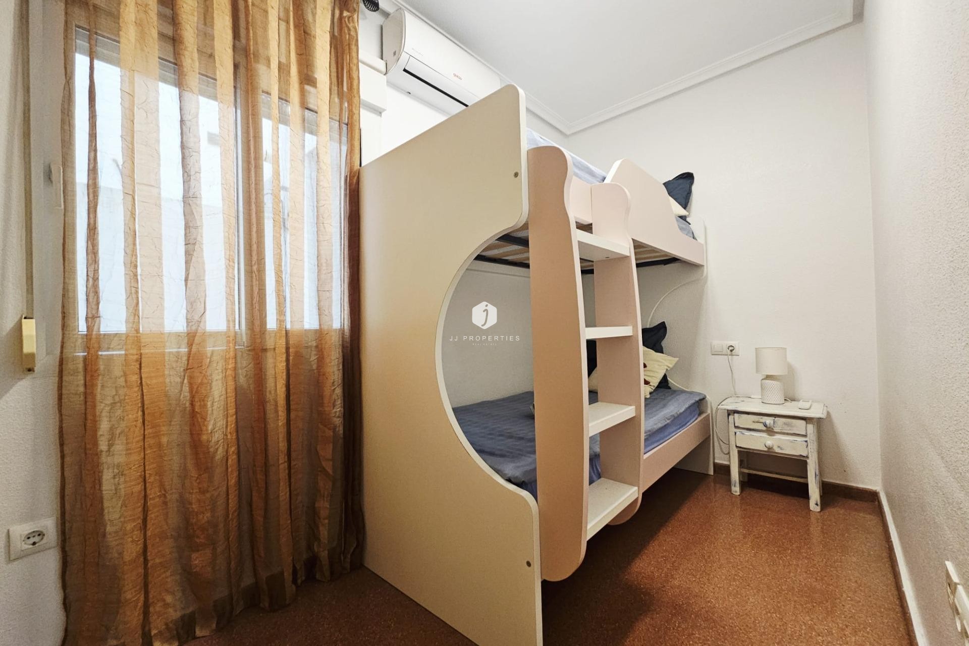 Segunda mano - Apartamento / piso -
Torrevieja - Estacion de autobuses