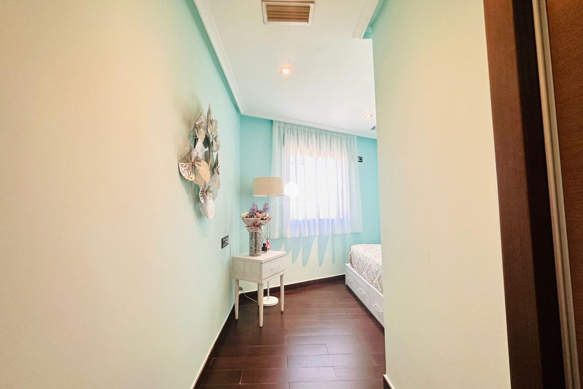 Segunda mano - Apartamento / piso -
Torrevieja - Estacion de autobuses