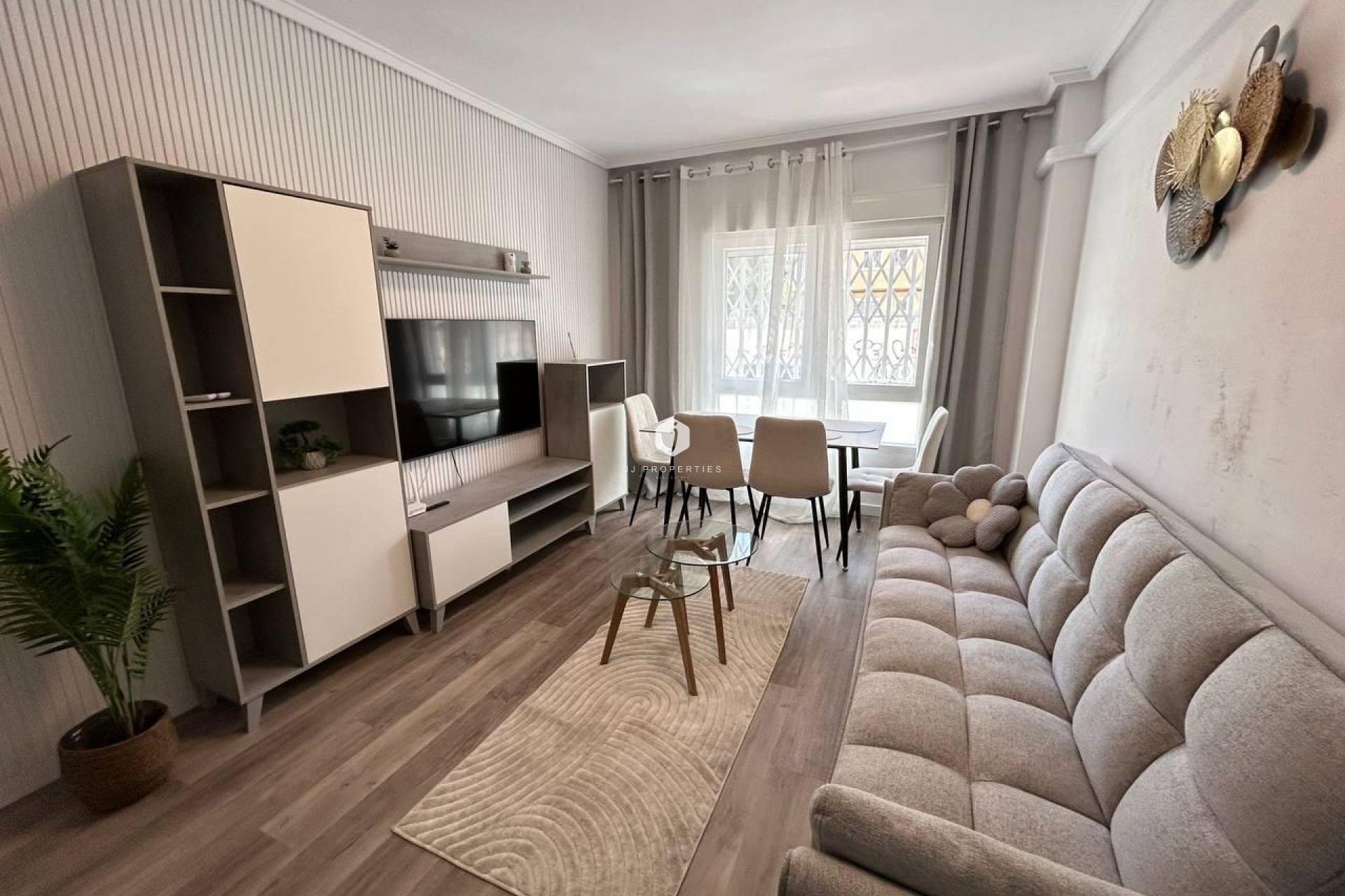 Segunda mano - Apartamento / piso -
Torrevieja - Estacion de autobuses
