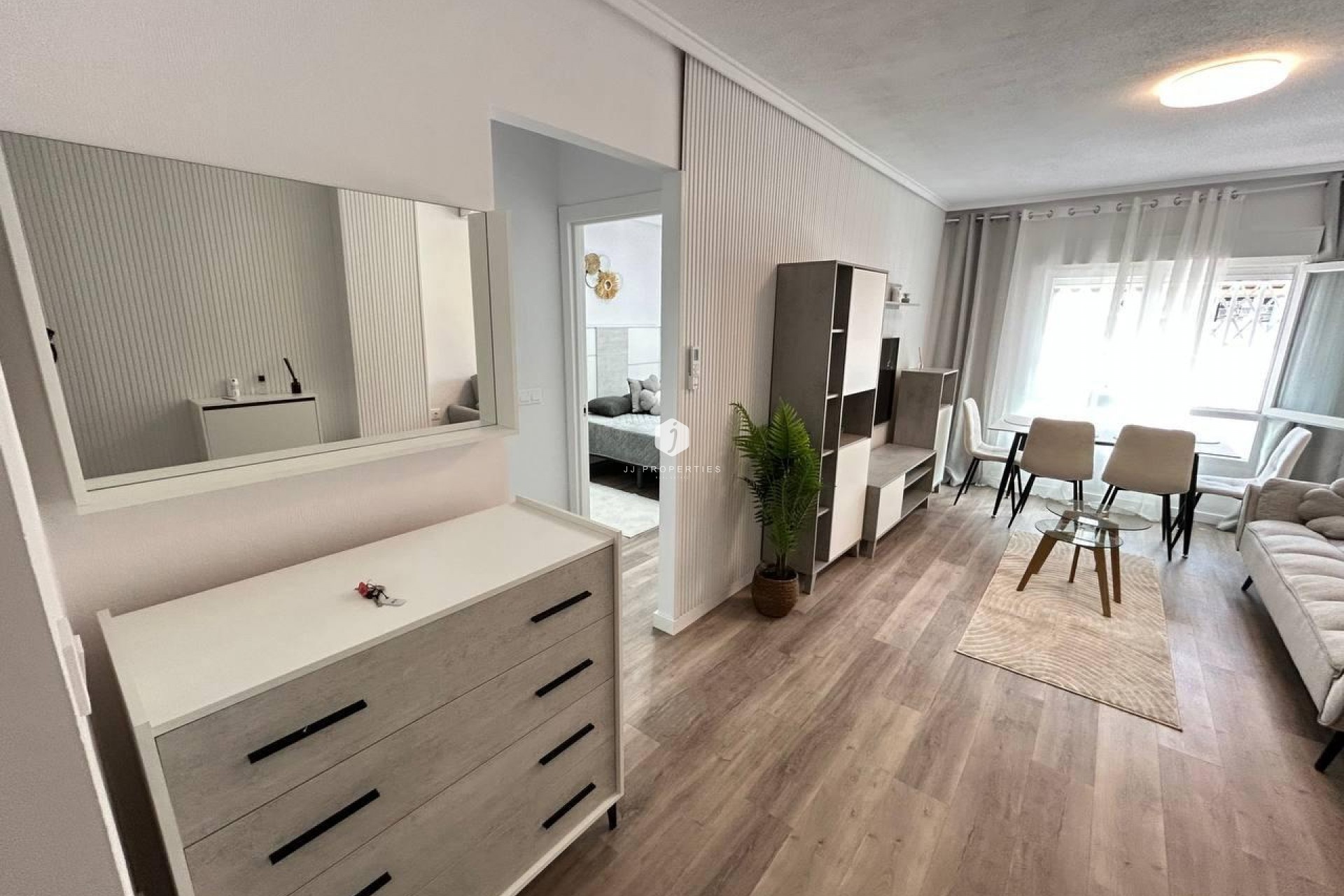 Segunda mano - Apartamento / piso -
Torrevieja - Estacion de autobuses