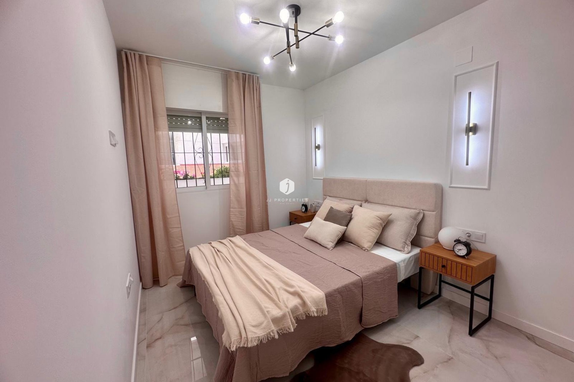 Segunda mano - Apartamento / piso -
Torrevieja - Estacion de autobuses