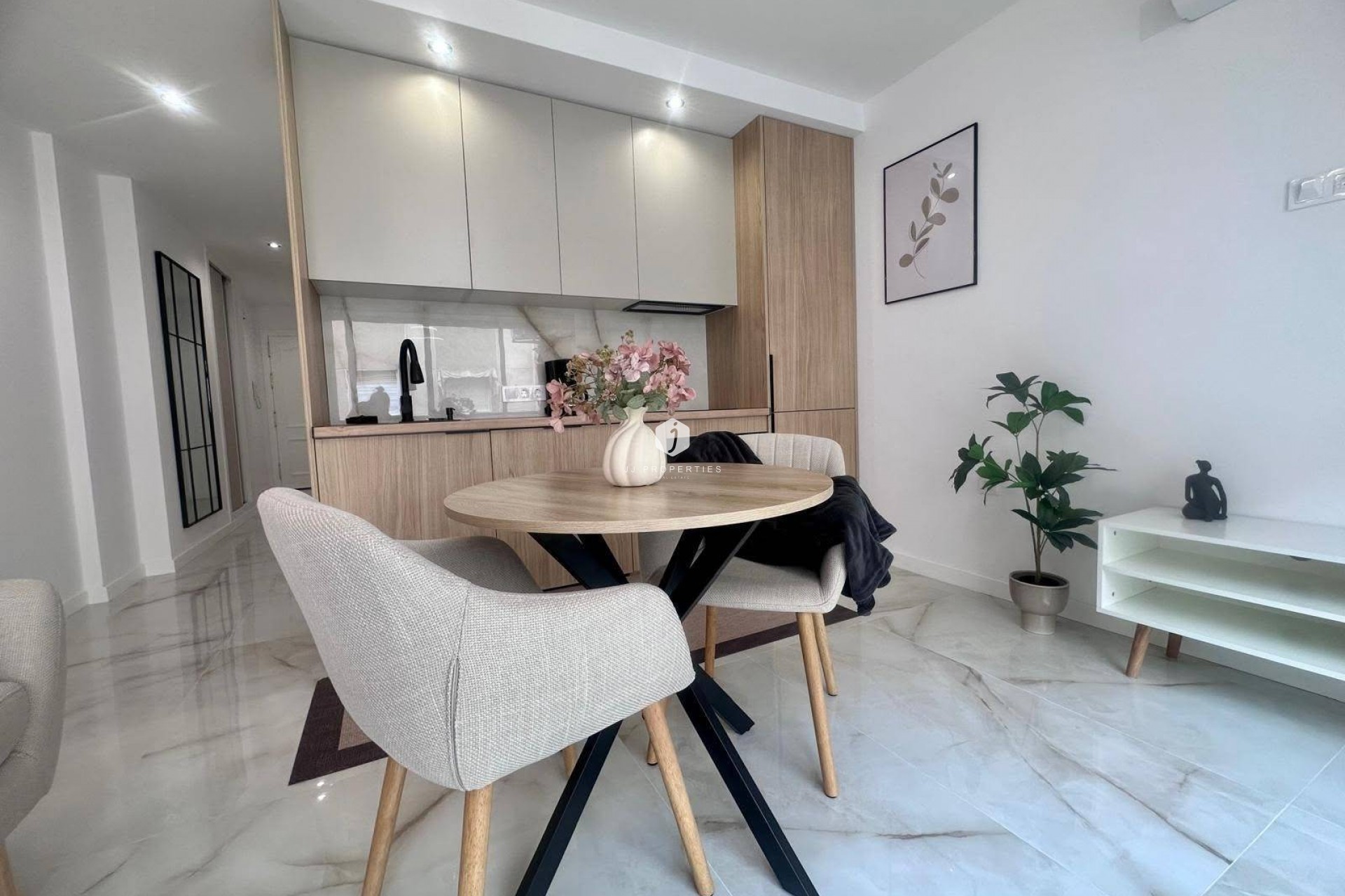 Segunda mano - Apartamento / piso -
Torrevieja - Estacion de autobuses