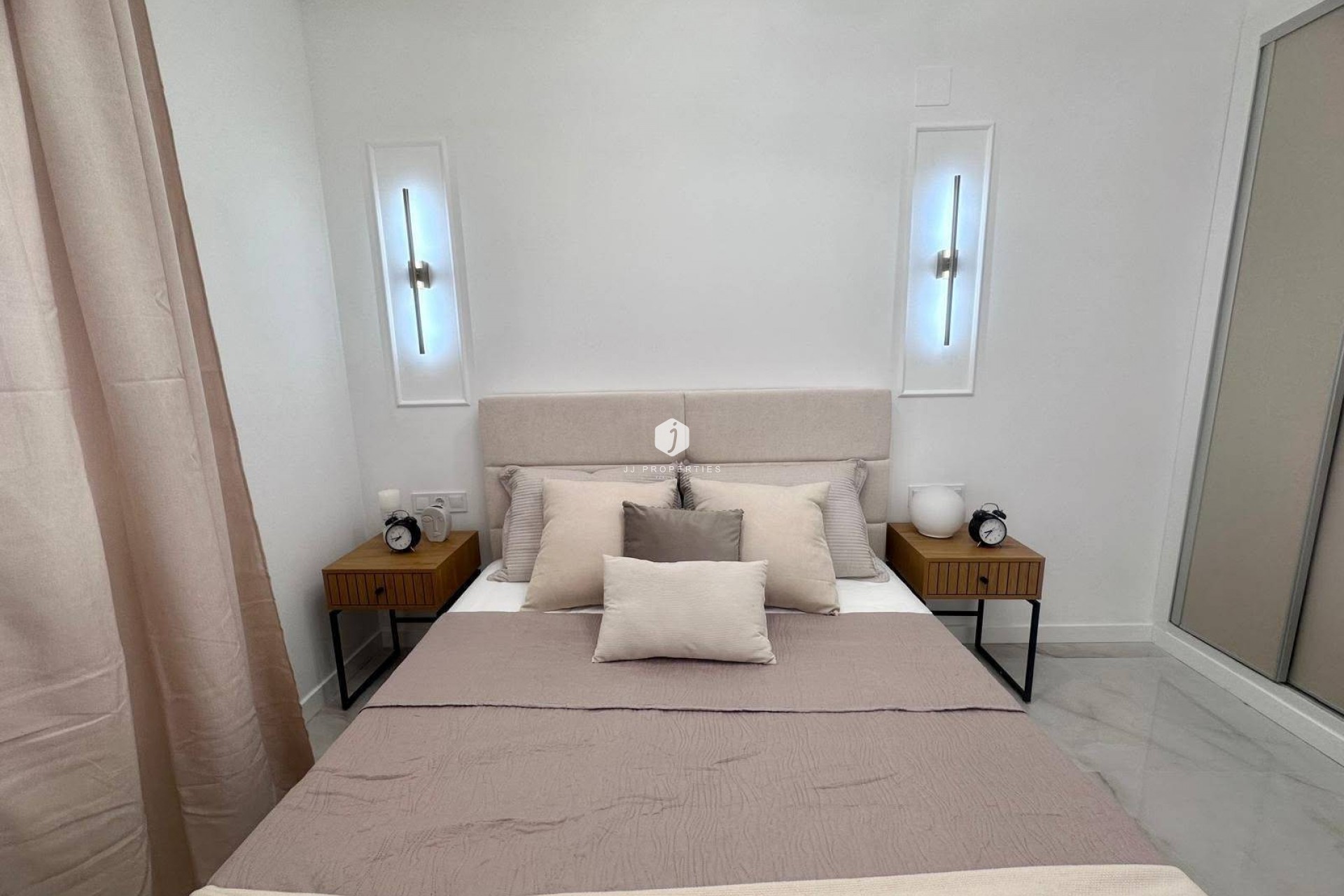 Segunda mano - Apartamento / piso -
Torrevieja - Estacion de autobuses