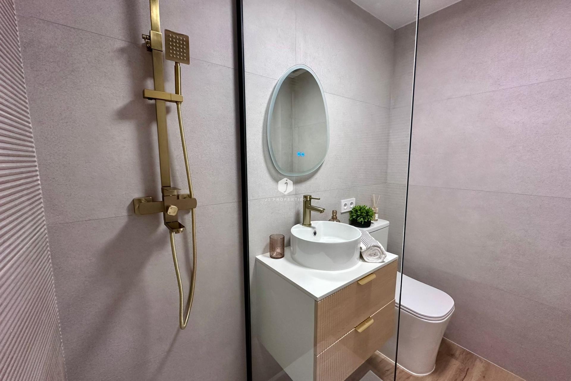 Segunda mano - Apartamento / piso -
Torrevieja - Habaneras